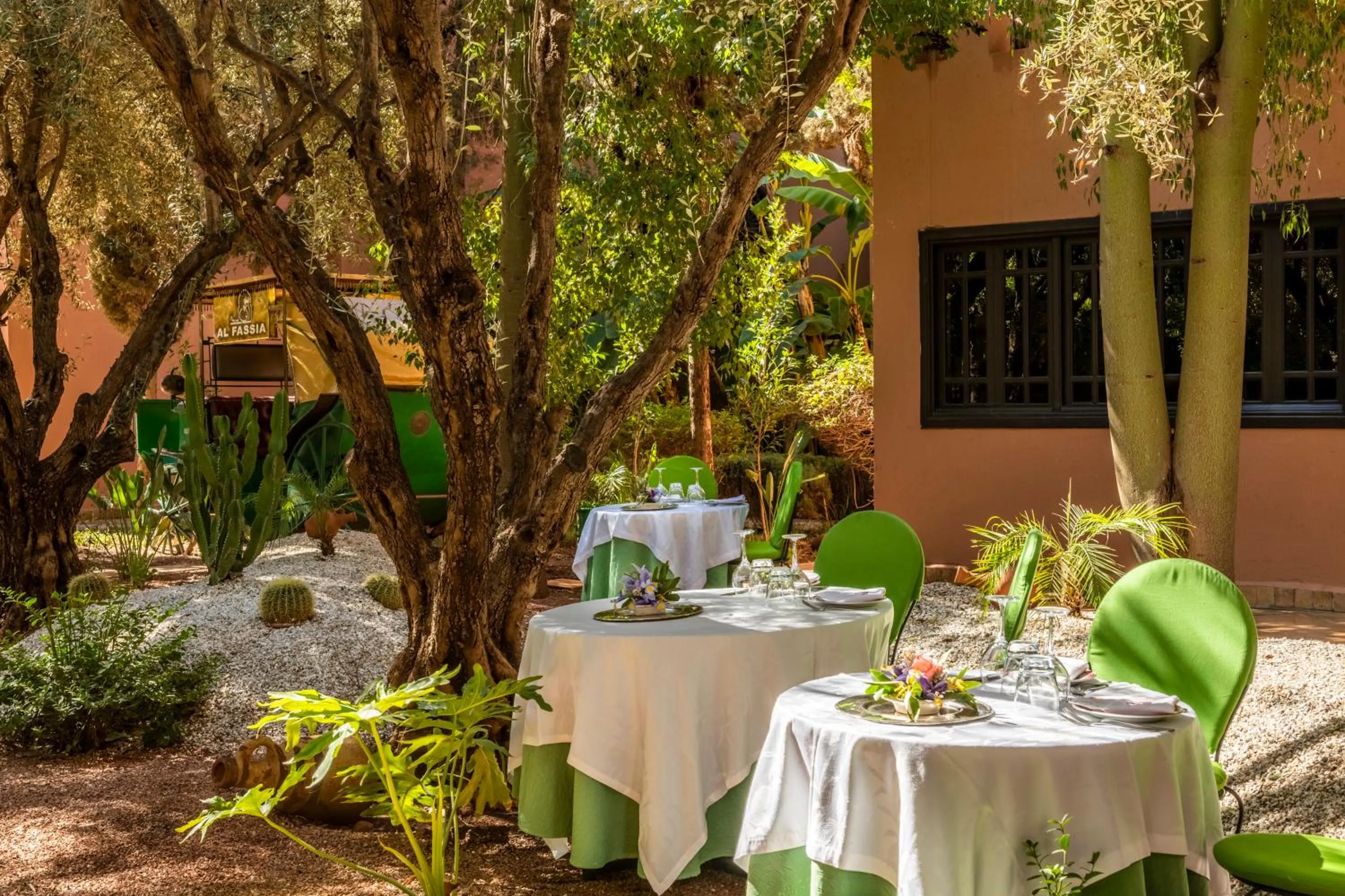 Restaurant/places to eat in Al Fassia Aguedal