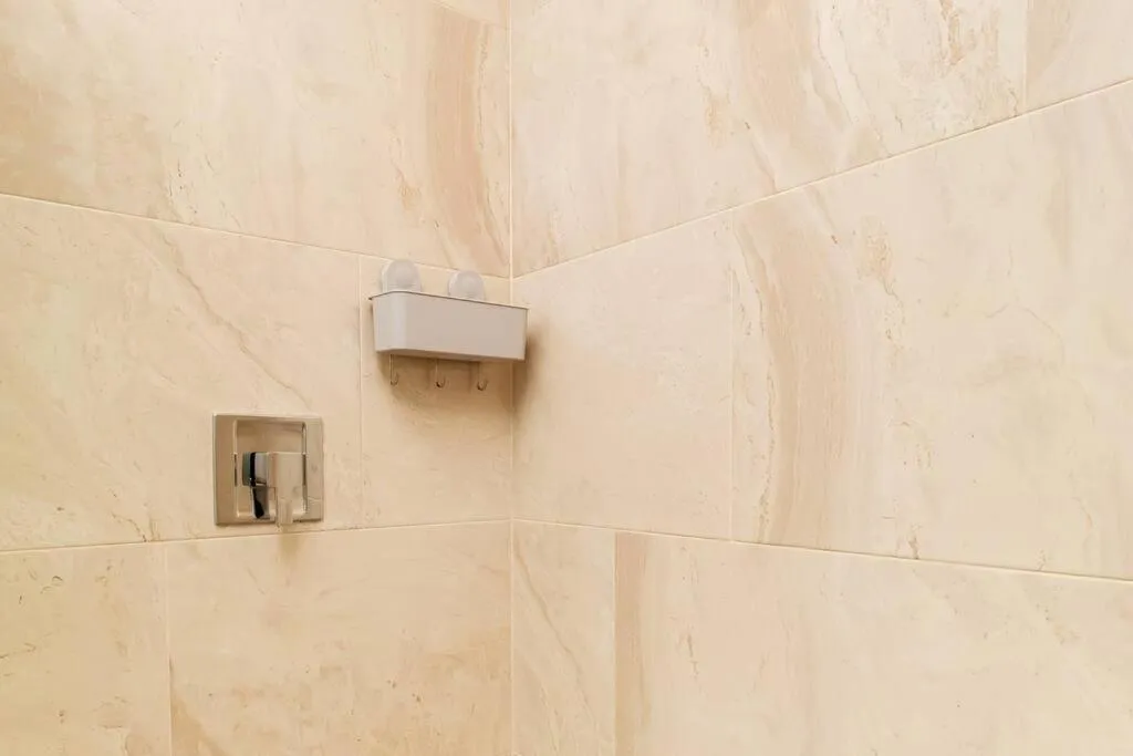 Luxury Condo, 2BR, Fast Internet, Condo Akul