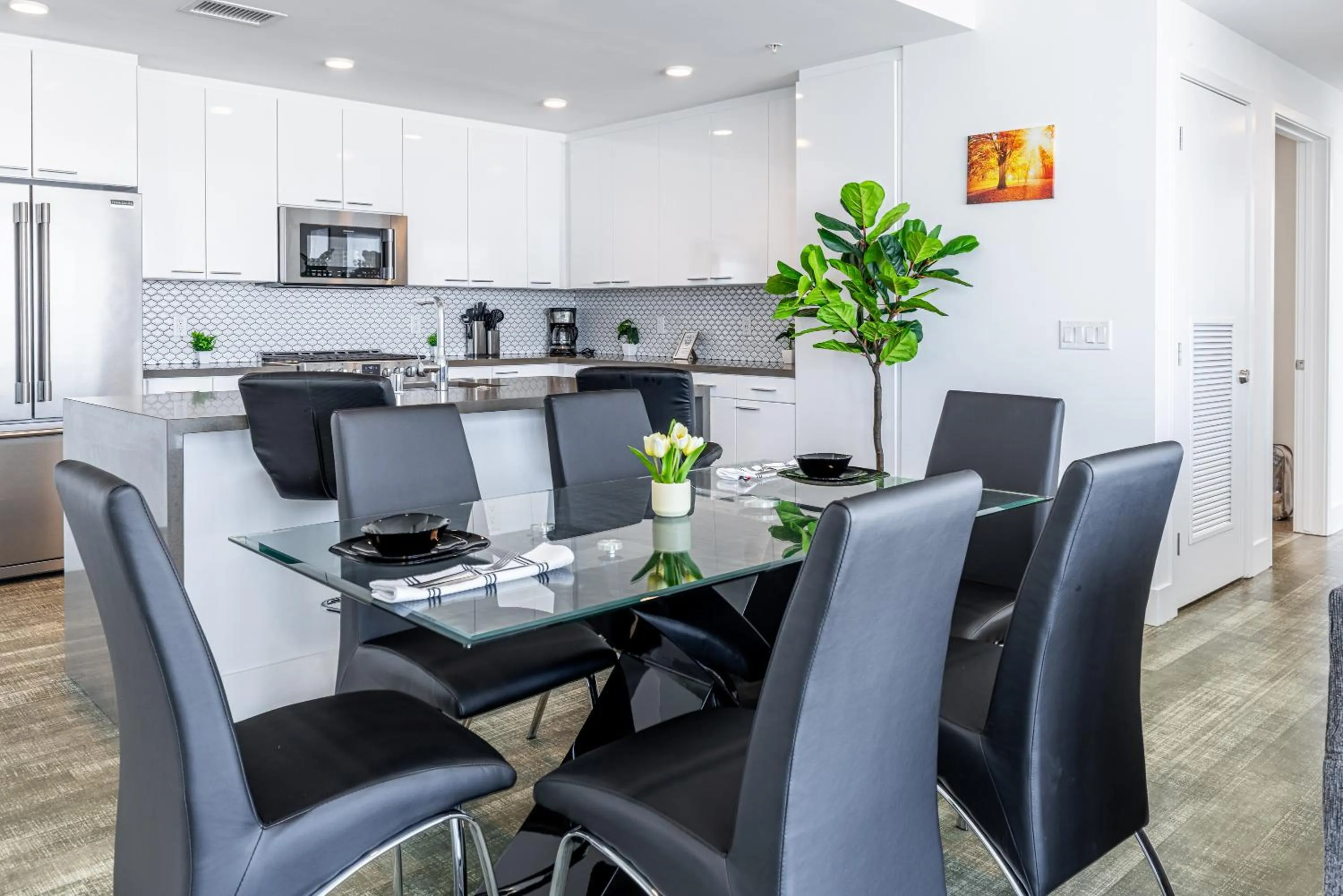 Dining area in Top Floor High Rise 3 Bed DTLA Skyscraper Penthouse
