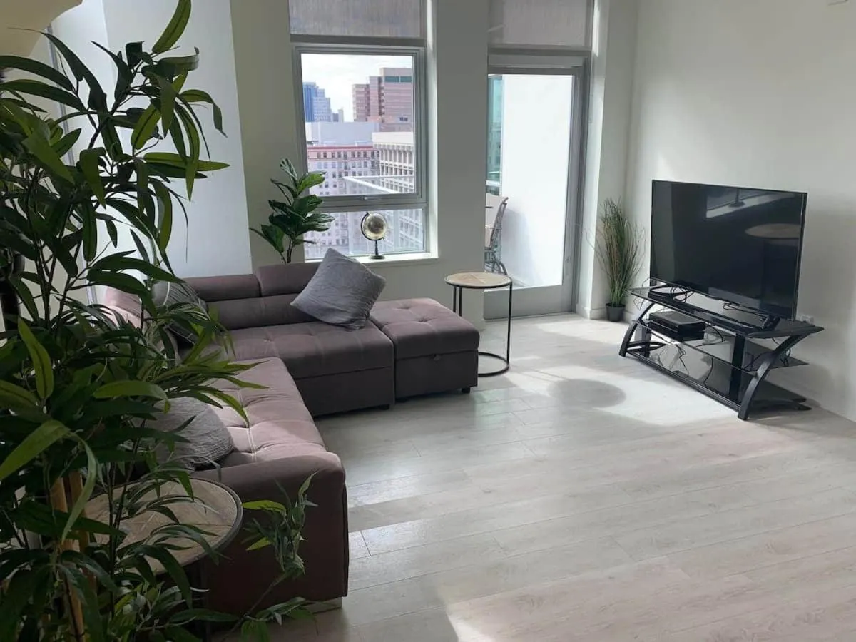 Top Floor High Rise 3 Bed DTLA Skyscraper Penthouse