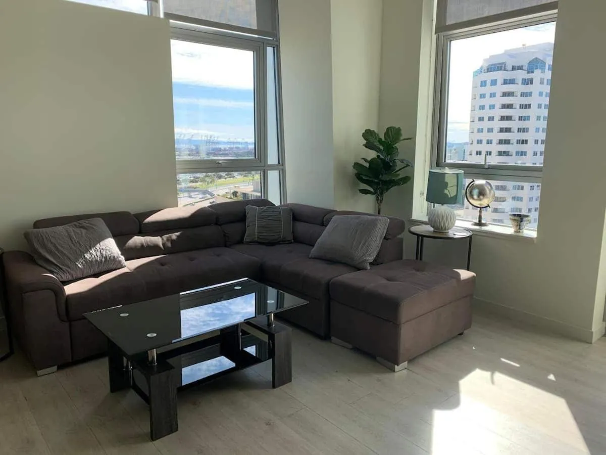 Top Floor High Rise 3 Bed DTLA Skyscraper Penthouse