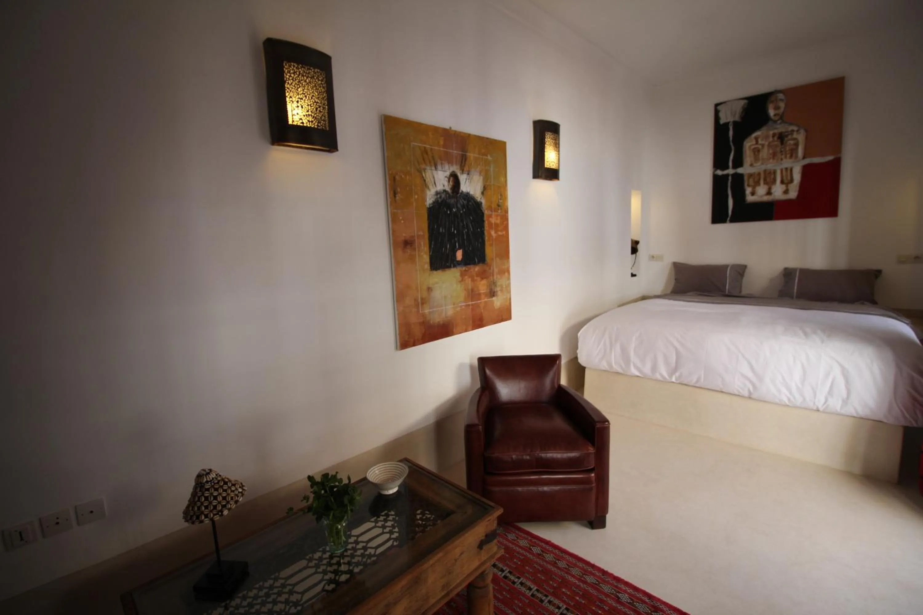 Photo of the whole room, Bed in Riad Les 5 Soeurs