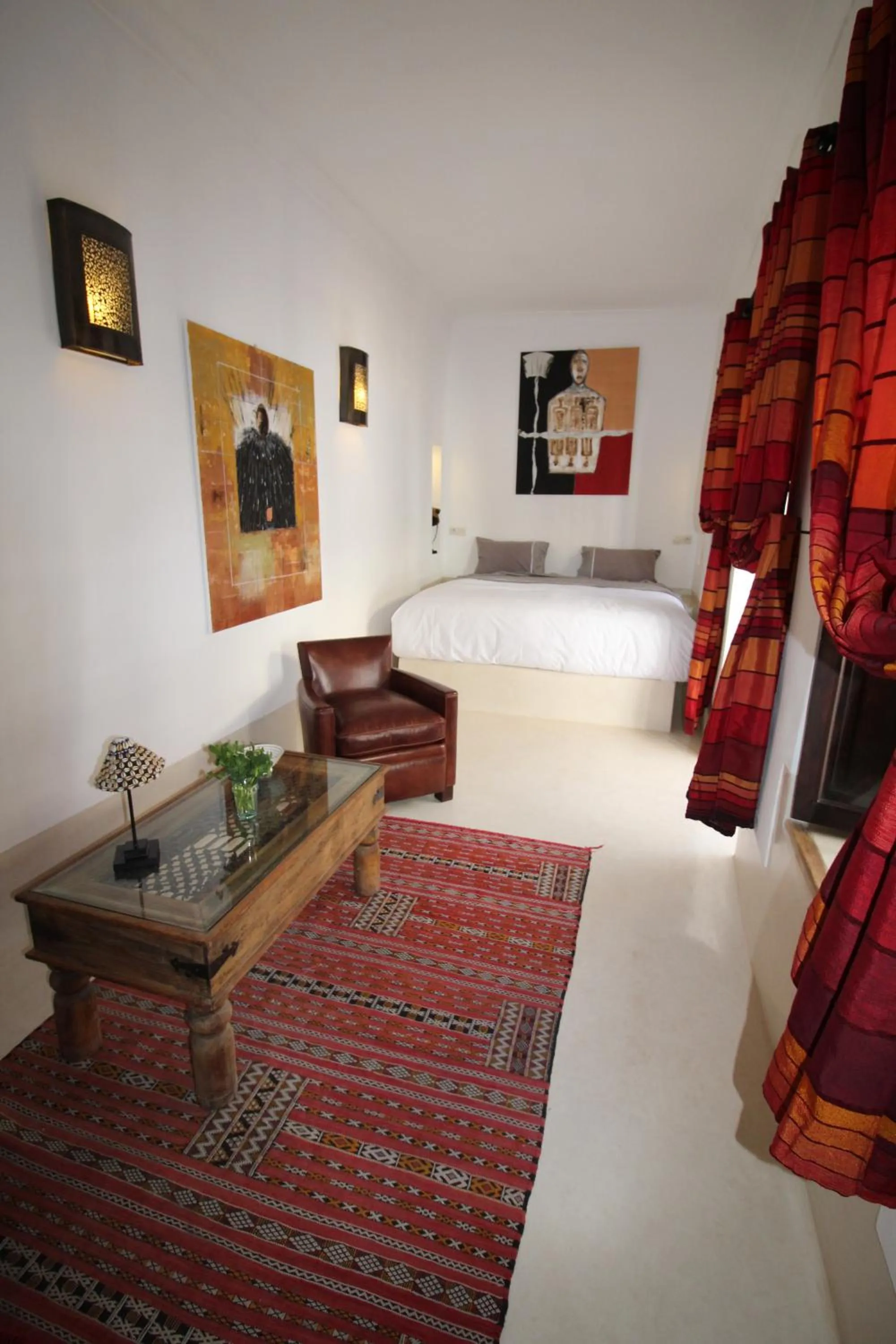 Photo of the whole room in Riad Les 5 Soeurs