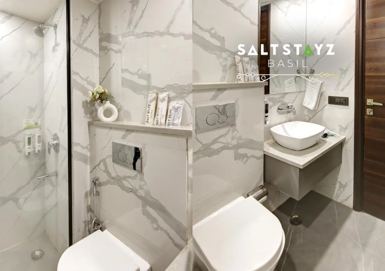 Shower in Saltstayz Basil - Near Golf Course Road & Extension Road