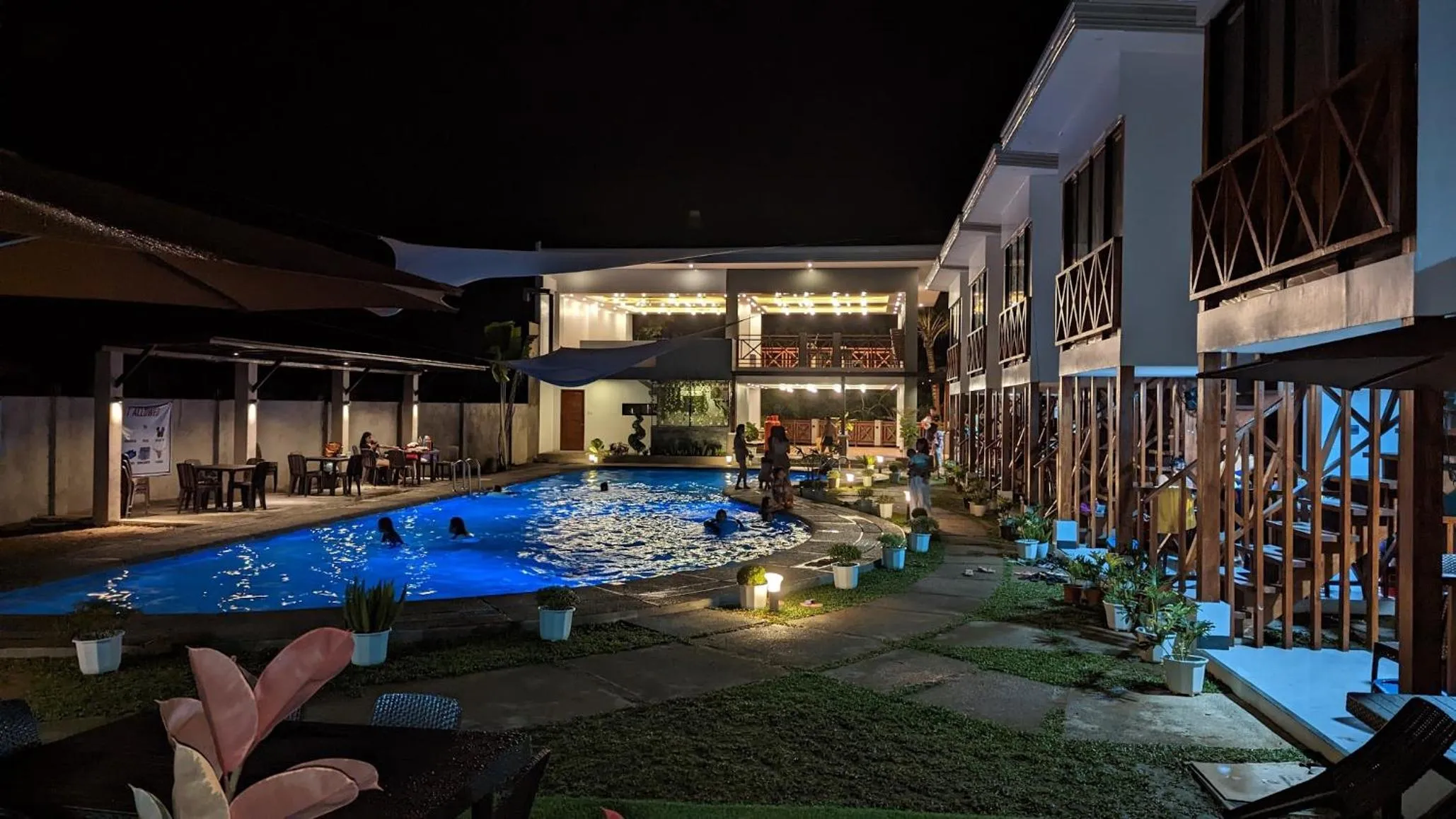 Property building in Bakawan Hideaway Resort and Restaurant