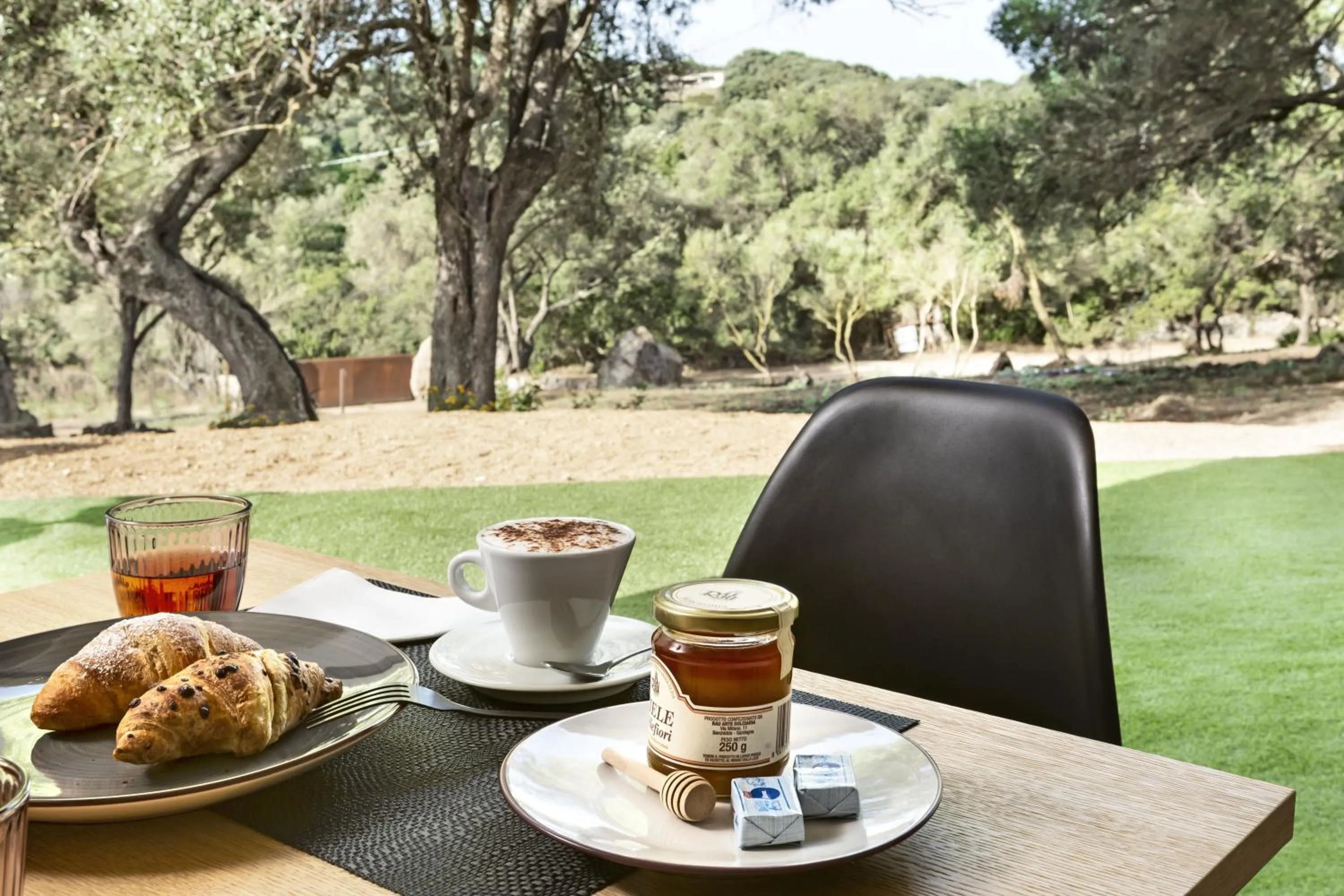 Breakfast in Uddastri Retreat