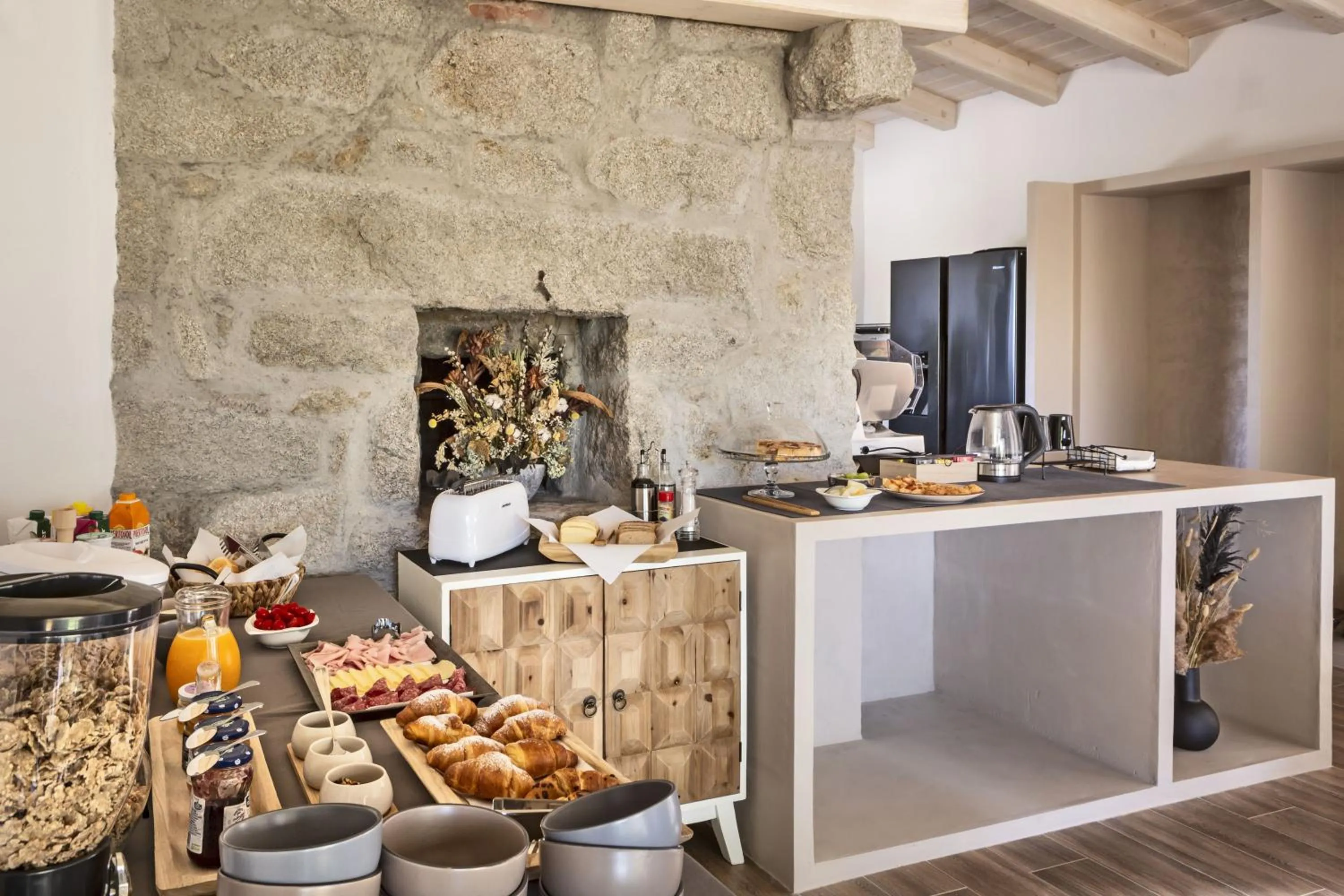 Breakfast in Uddastri Retreat