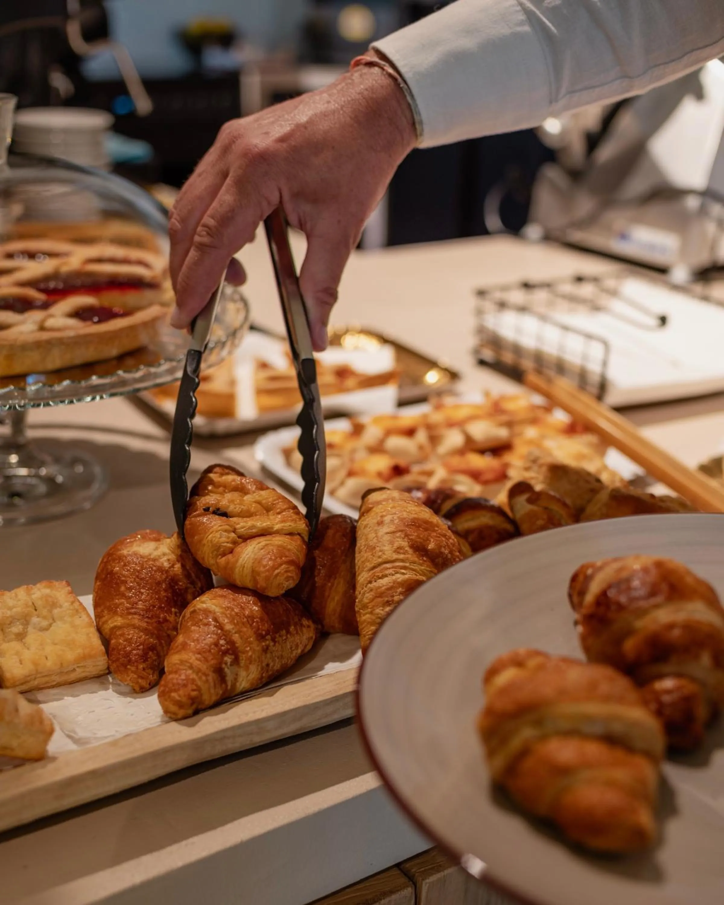 Breakfast in Uddastri Retreat