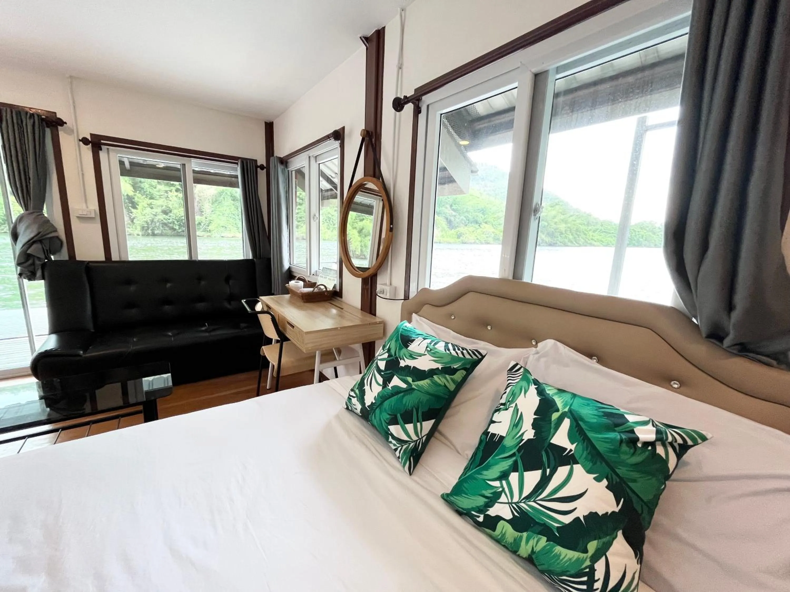 Bedroom, Bed in Lake Hill Resort Kanchanaburi