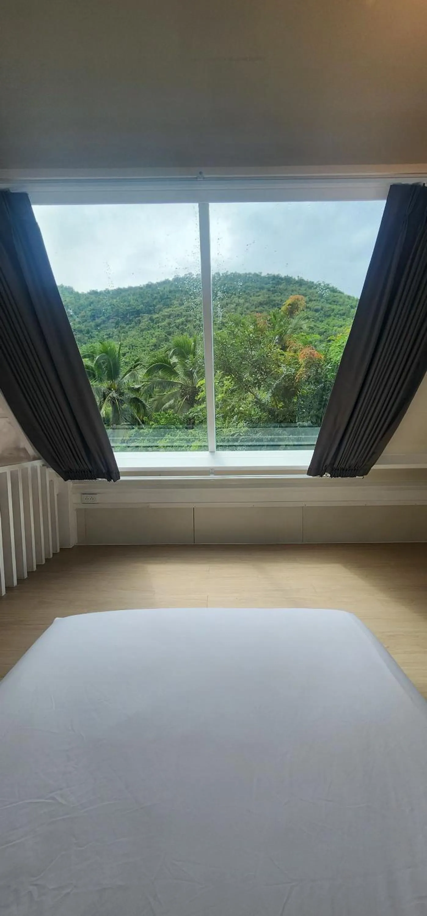 Bed in Lake Hill Resort Kanchanaburi