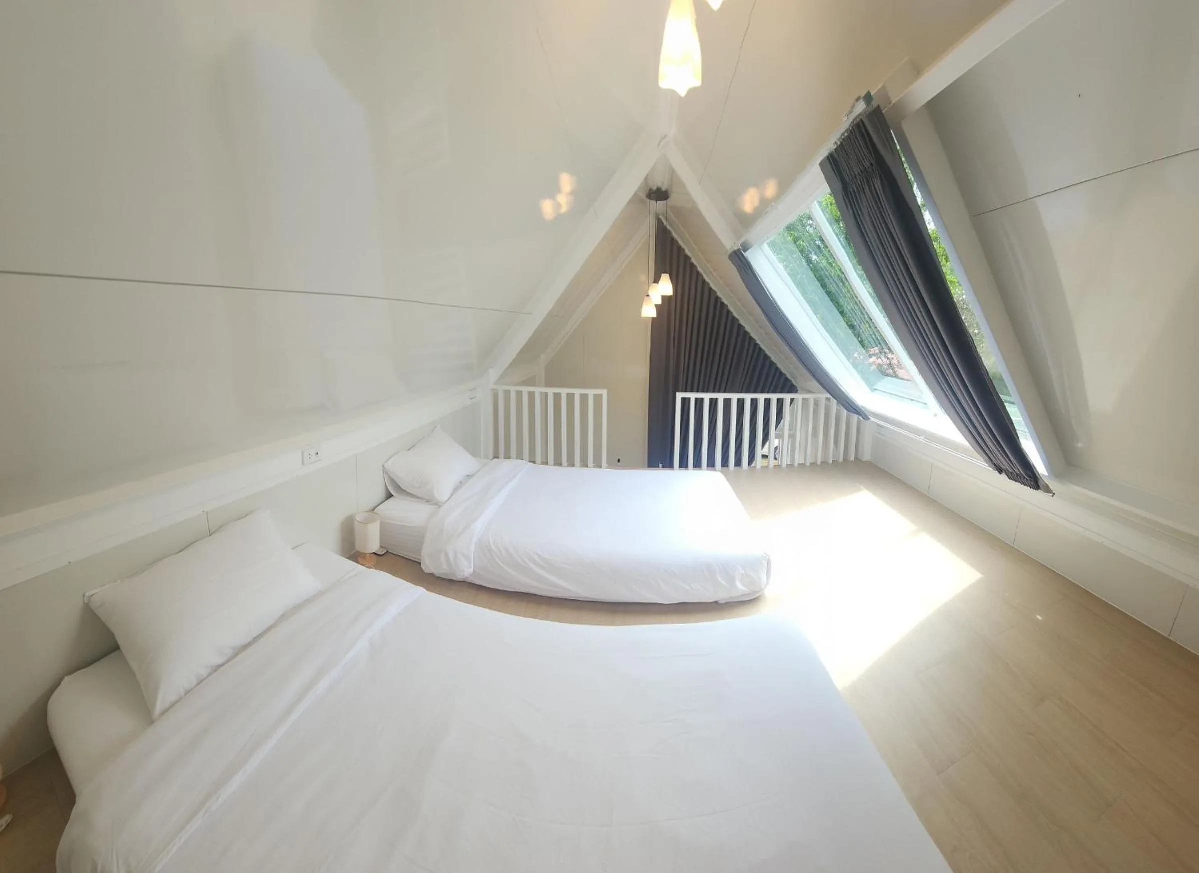 Bed in Lake Hill Resort Kanchanaburi
