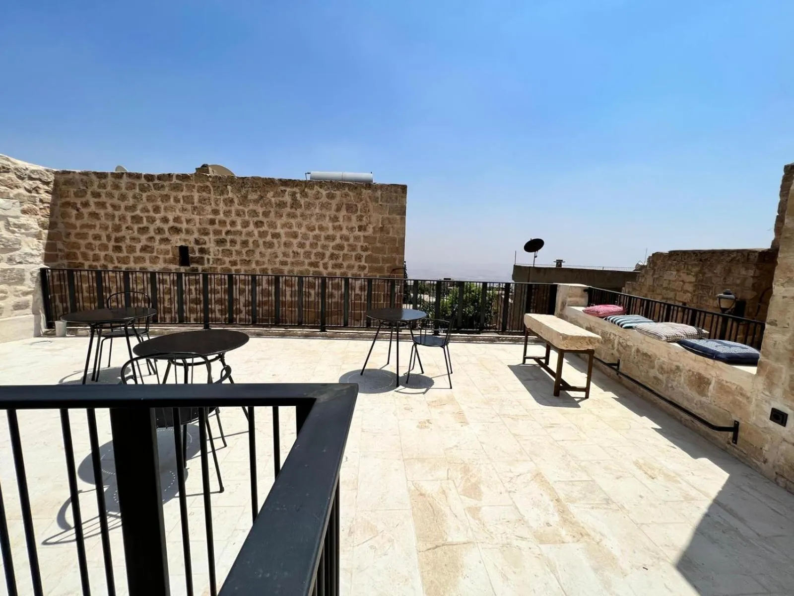 TUĞMANER Small House AJAR