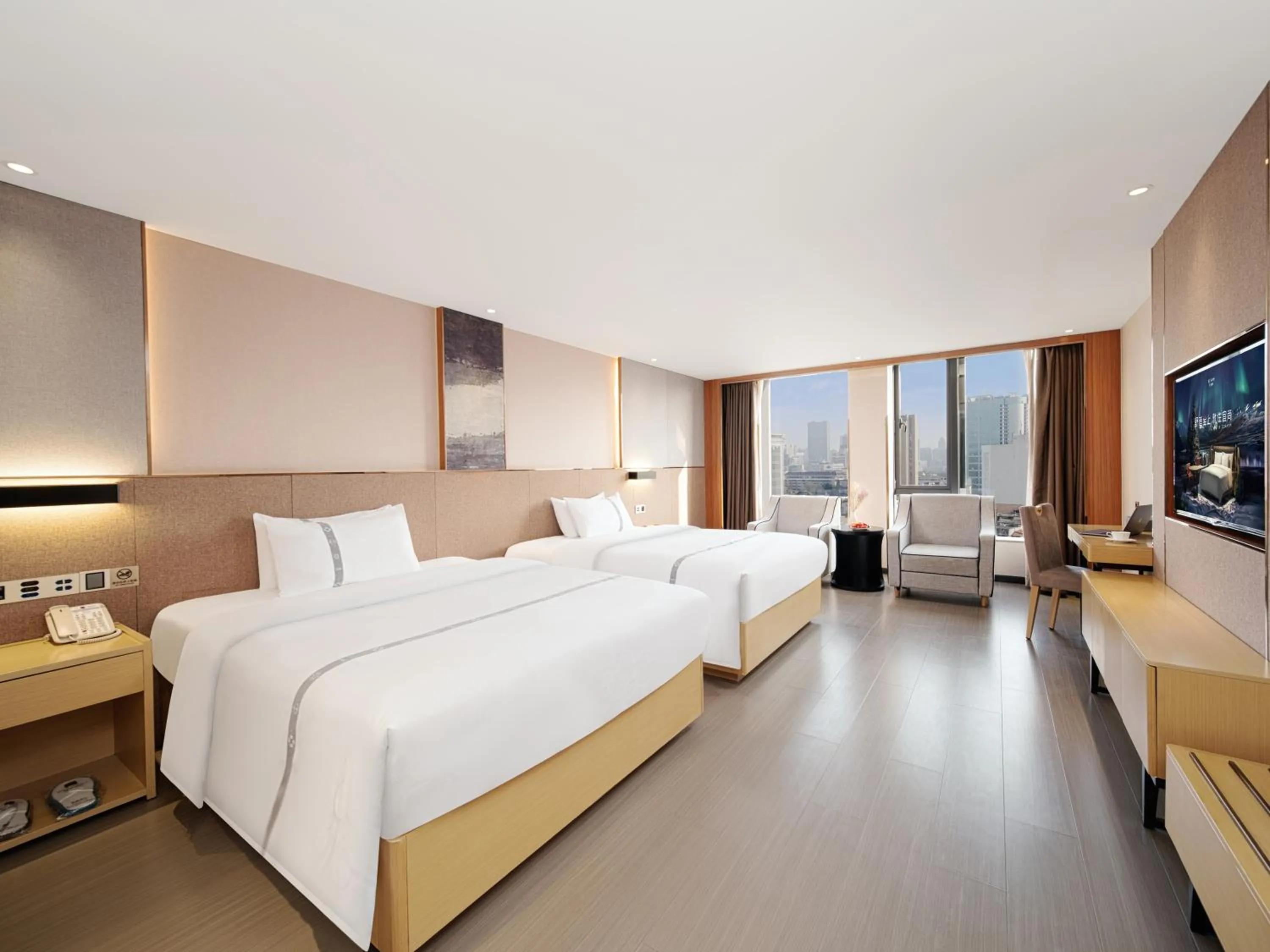 Communal lounge/ TV room, Bed in Yishang Hotel - Guangzhou Railway Station Yuexiu Park Subway Station