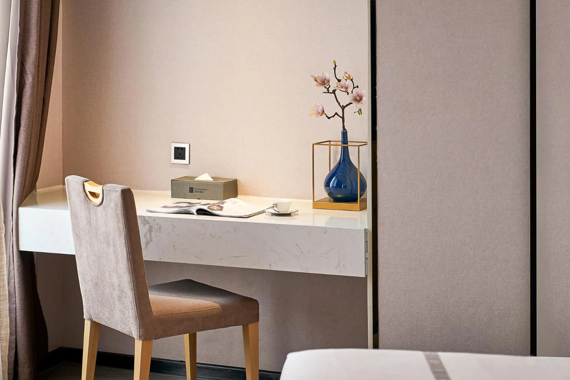 Dining area in Yishang Hotel - Guangzhou Railway Station Yuexiu Park Subway Station