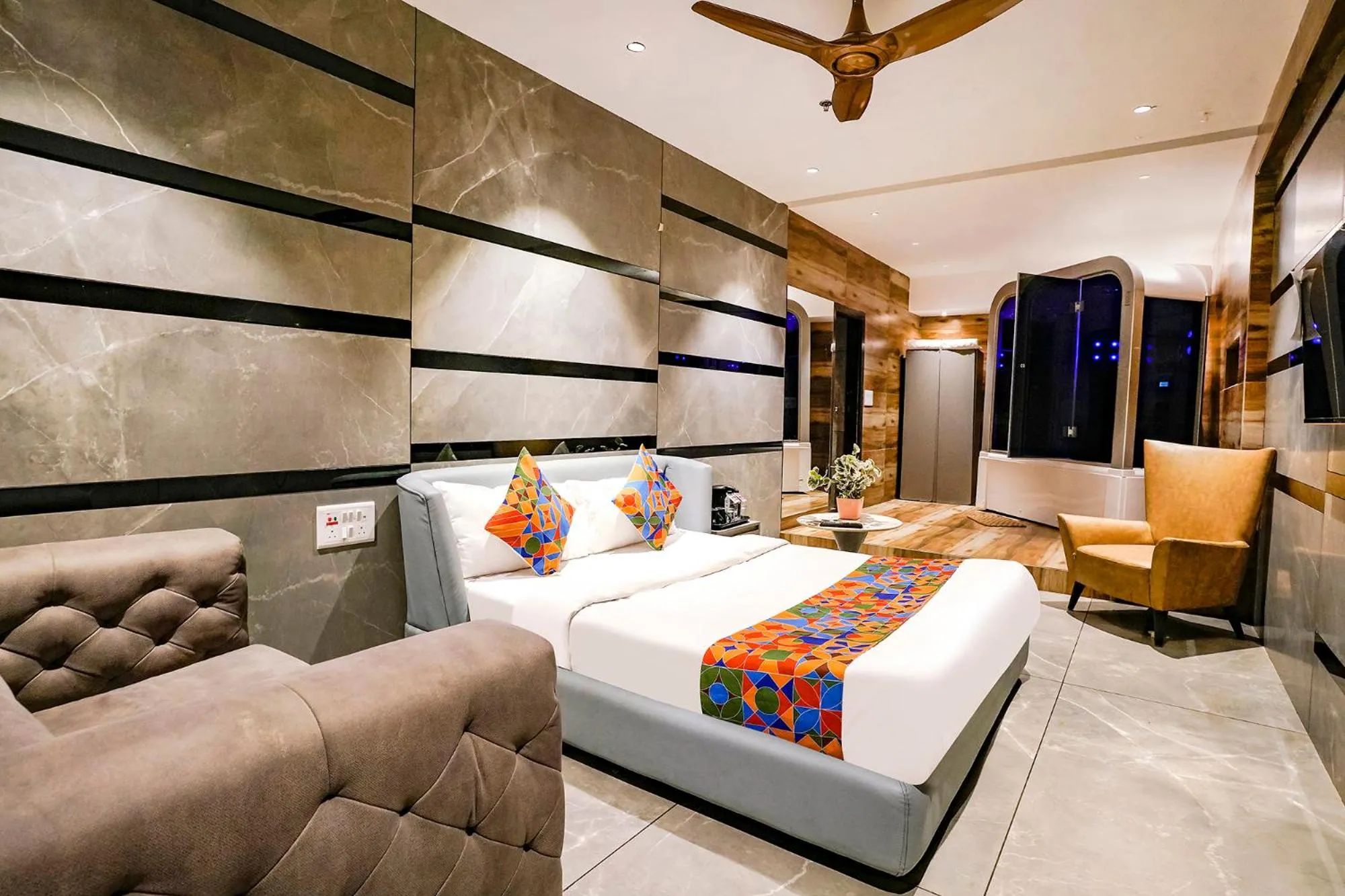 Bed in FabHotel Prime Welcome Palace - Inside Chandni Chowk Complex