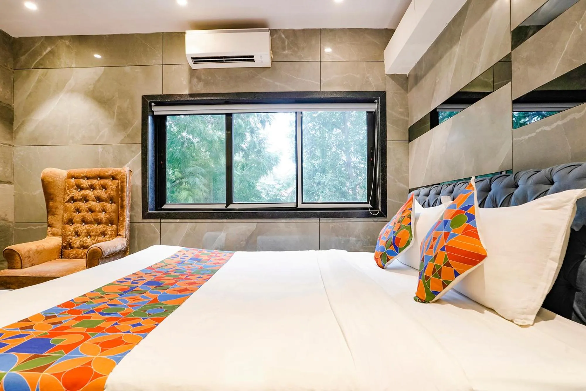 Bed in FabHotel Prime Welcome Palace - Inside Chandni Chowk Complex