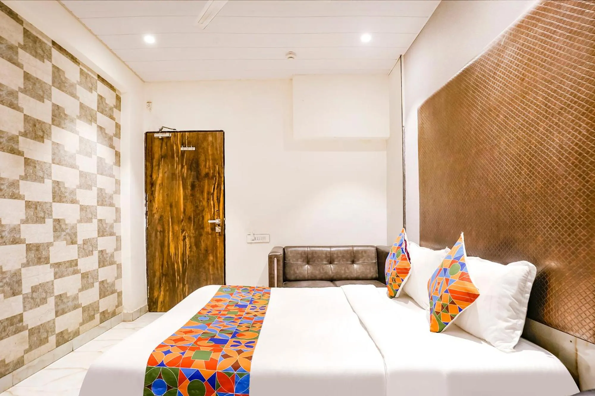 Bed in FabHotel Prime Welcome Palace - Inside Chandni Chowk Complex