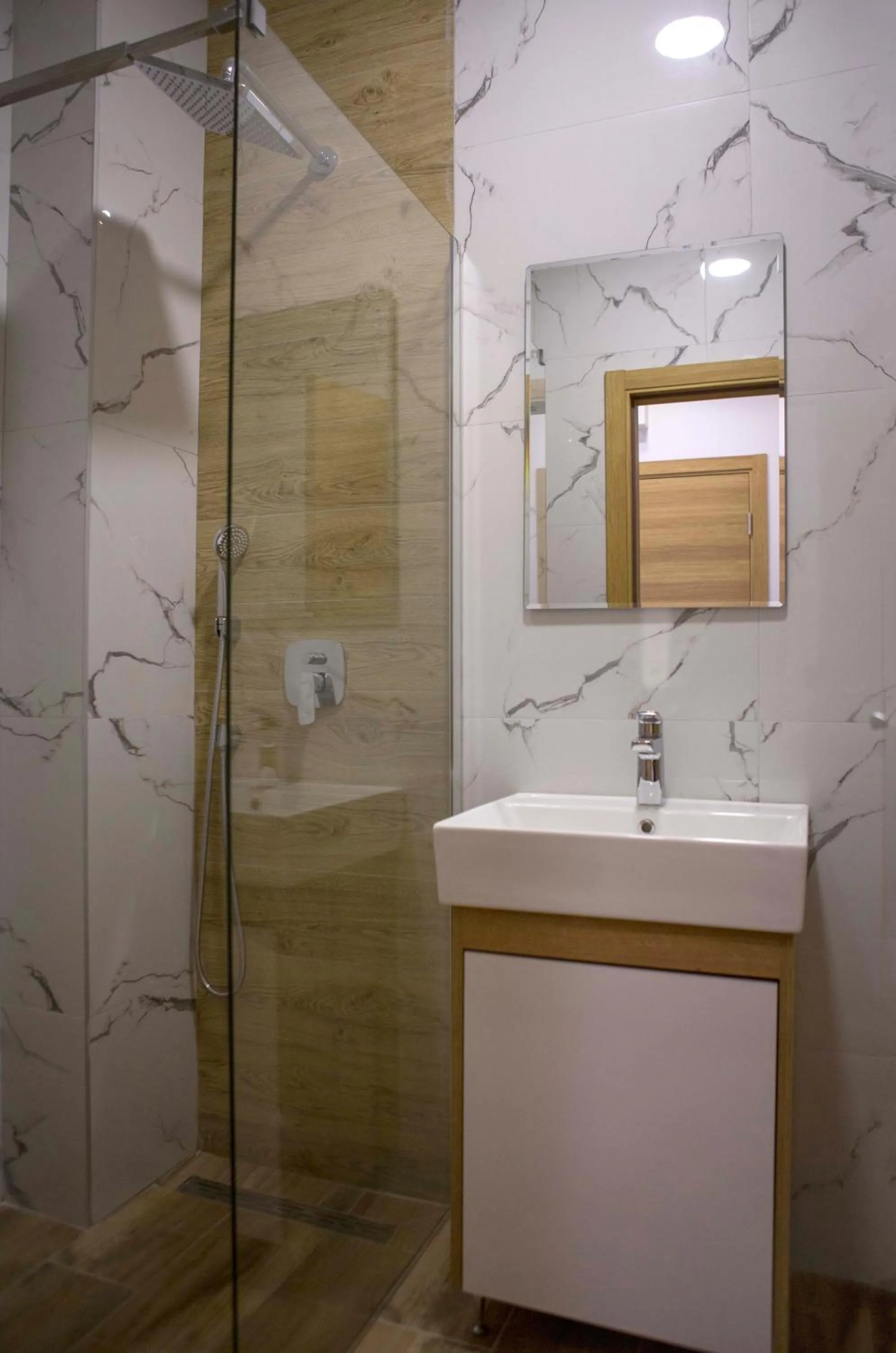 Bathroom in Pini Apart-hotel