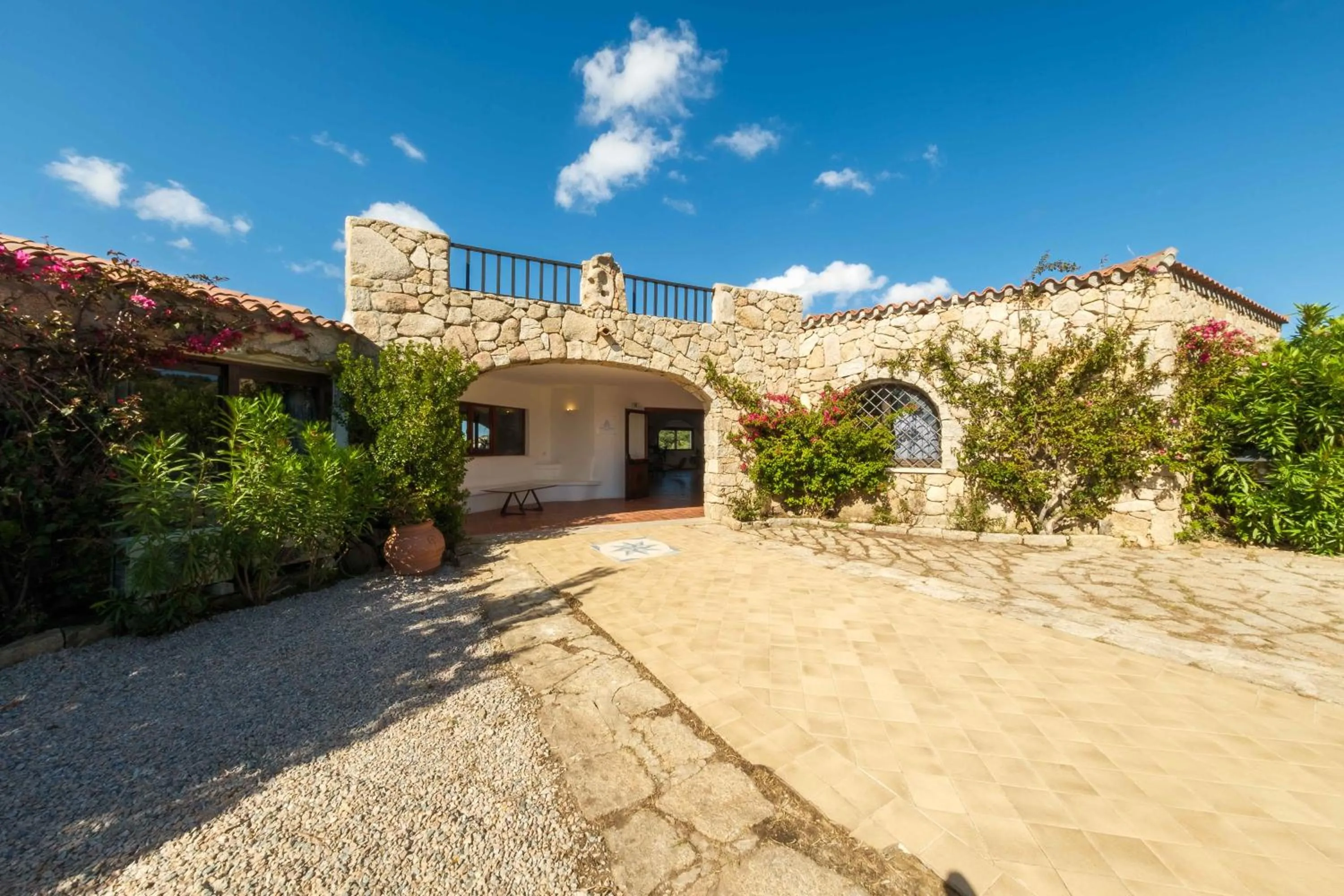 Property building in Hotel Pedra Santa