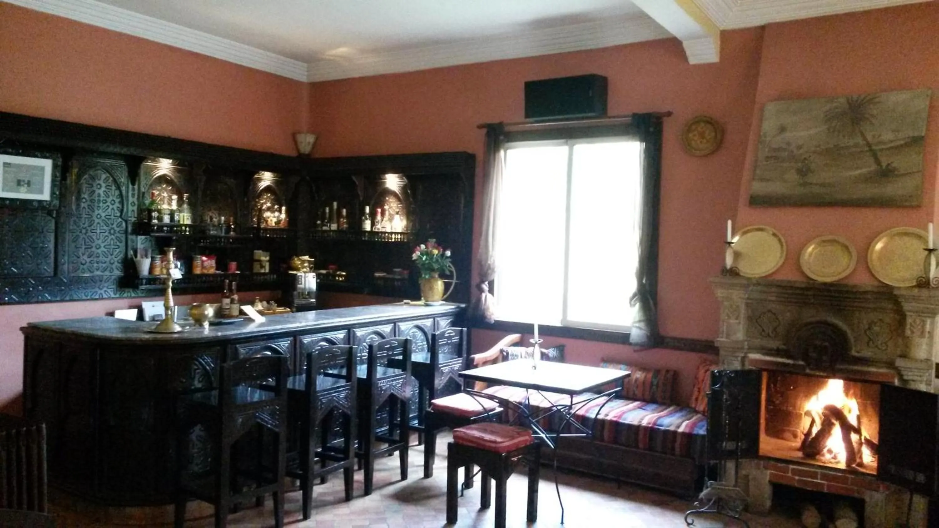 Restaurant/places to eat in Riad Zahra