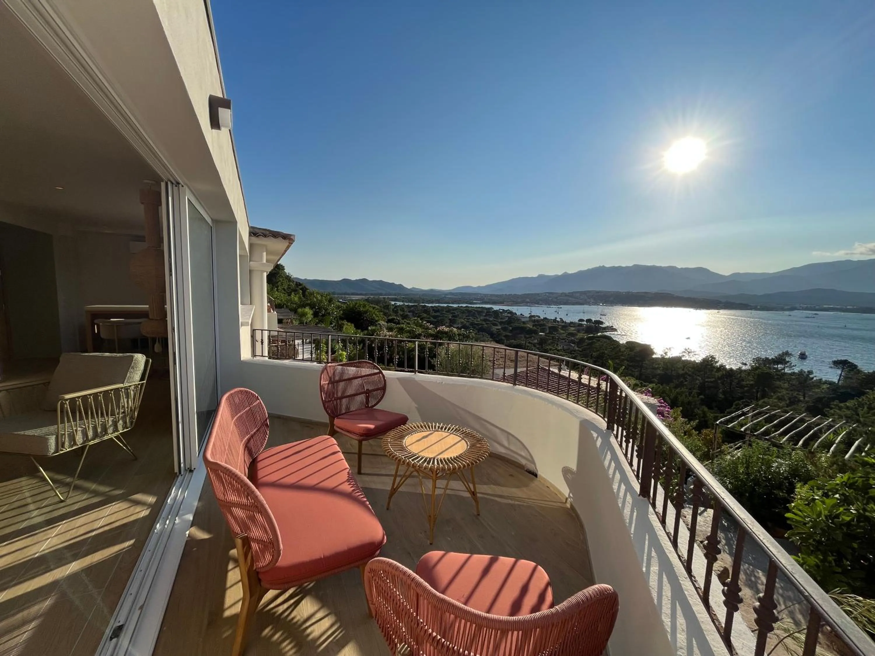 Deluxe Imperial Suite with Private Pool and Sea View in Hotel Riva Beach