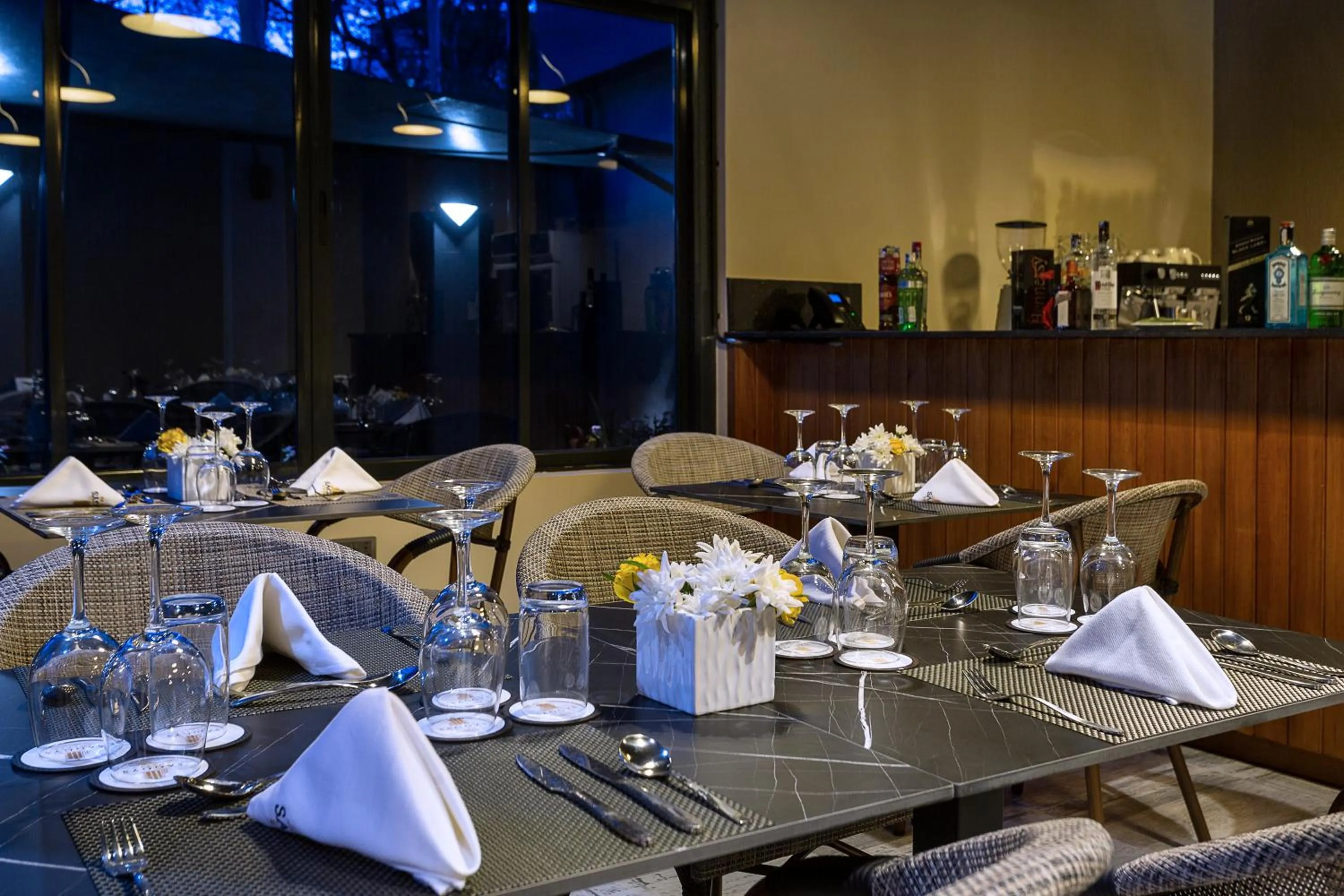 Communal lounge/ TV room in Saggys Suites Hotel & Spa