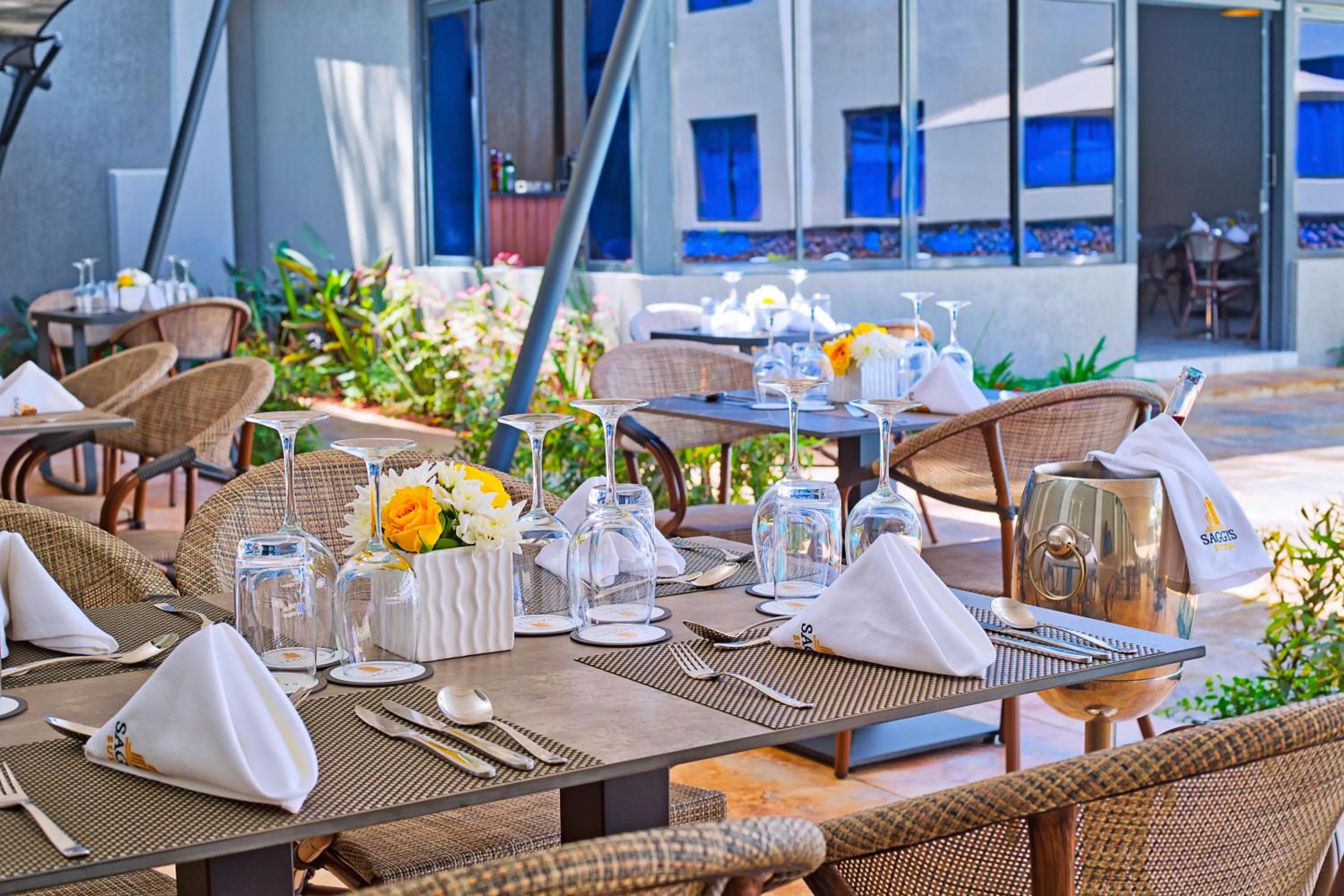 Communal lounge/ TV room in Saggys Suites Hotel & Spa