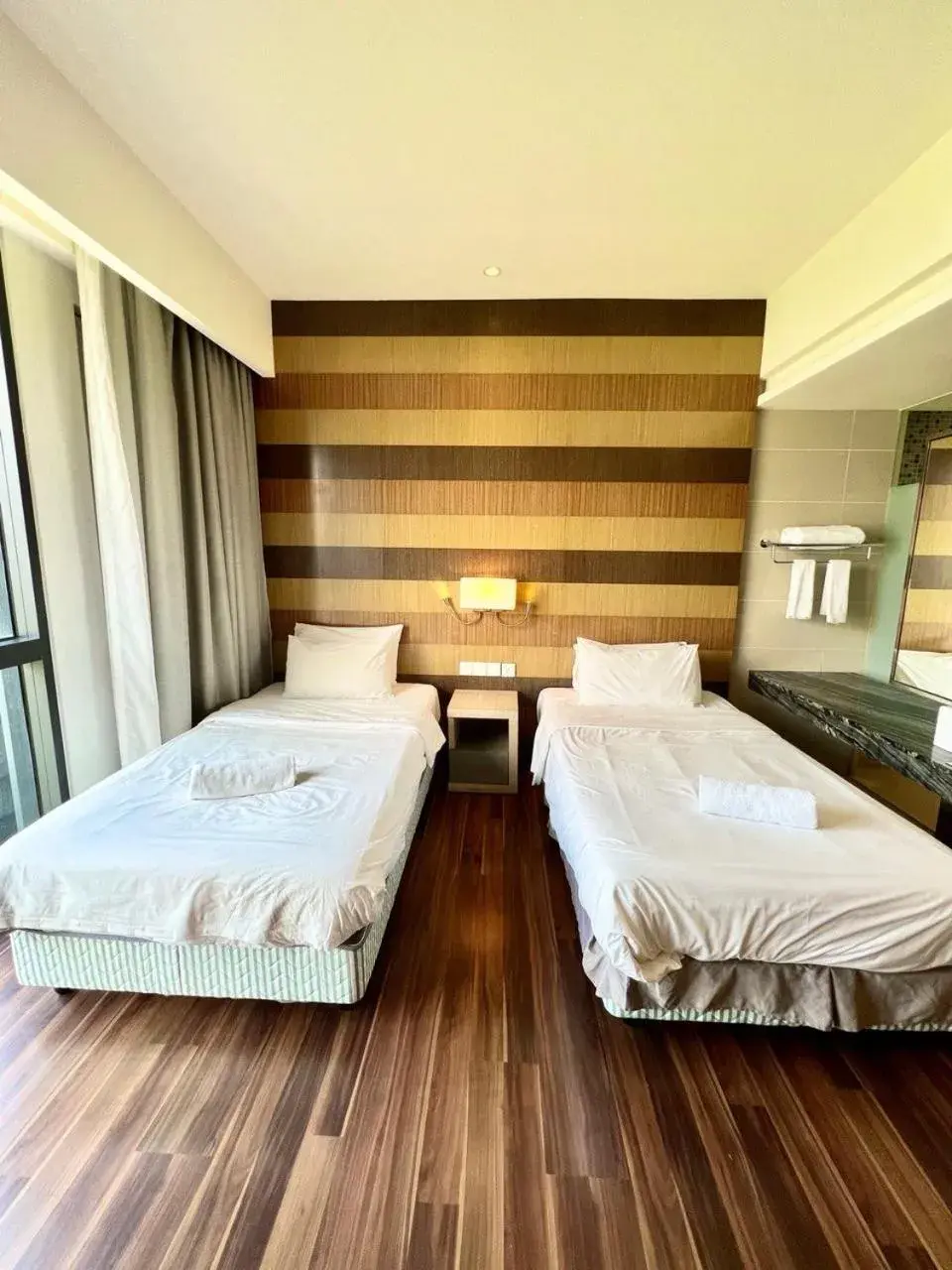 Deluxe Double or Twin Room with City View in D'Majestic by Lush Living Deluxe Double or Twin Room with City View in D'Majestic by Lush Living