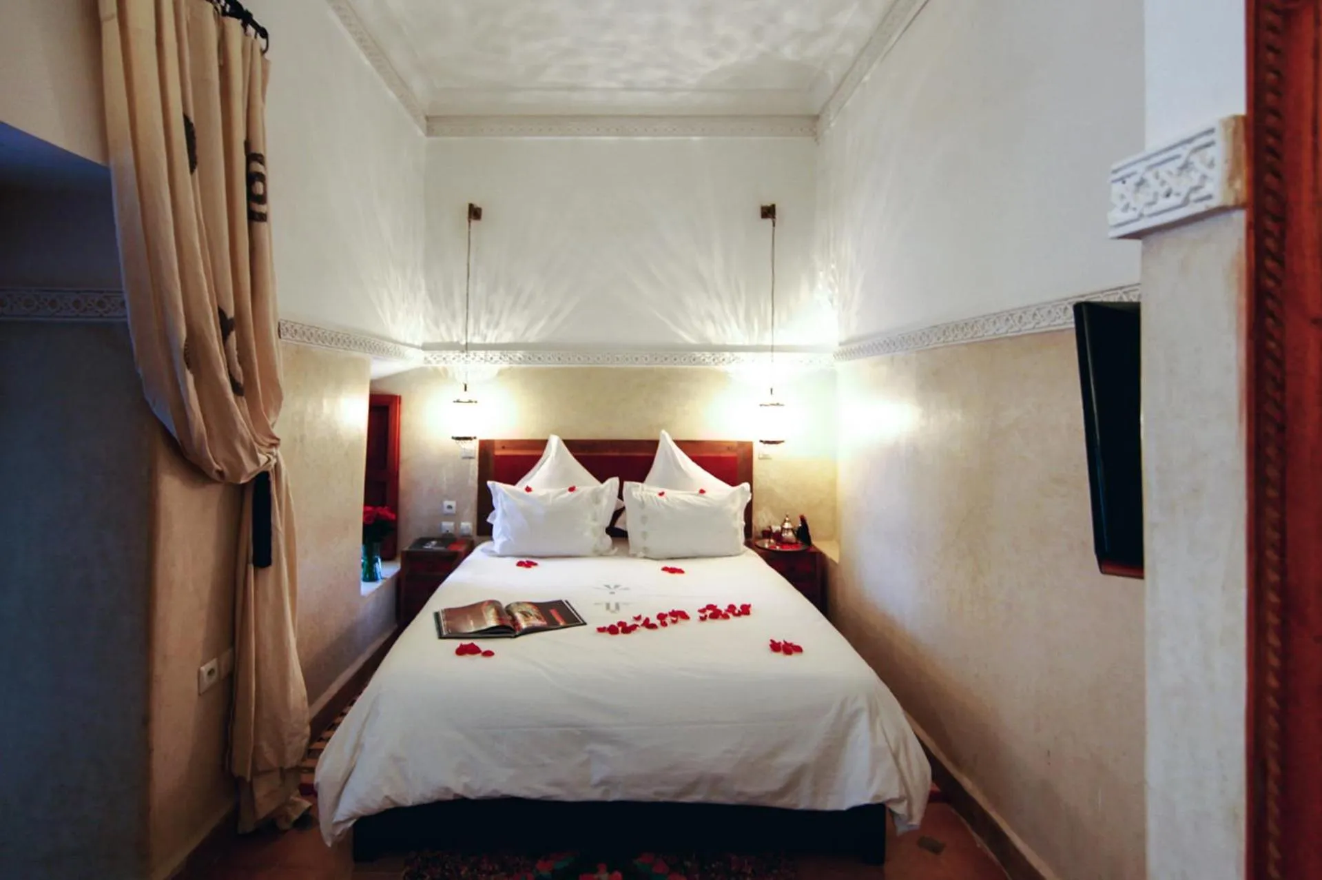 Bed in Riad Dar Justo Hotel Boutique & Spa