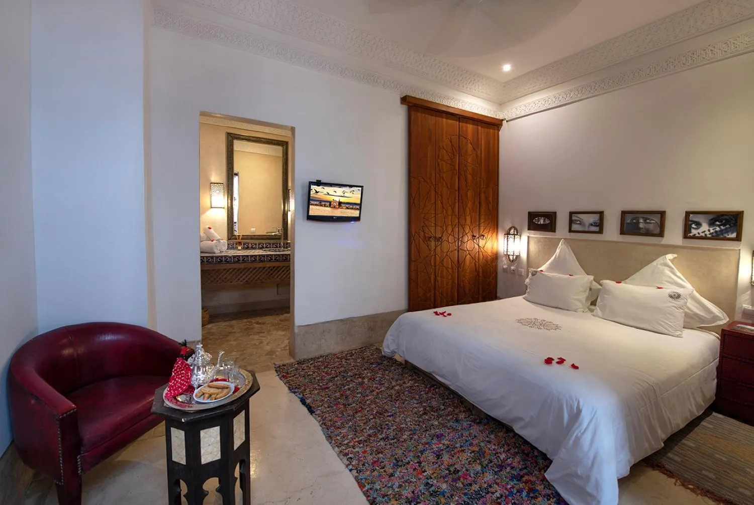 Bed in Riad Dar Justo Hotel Boutique & Spa
