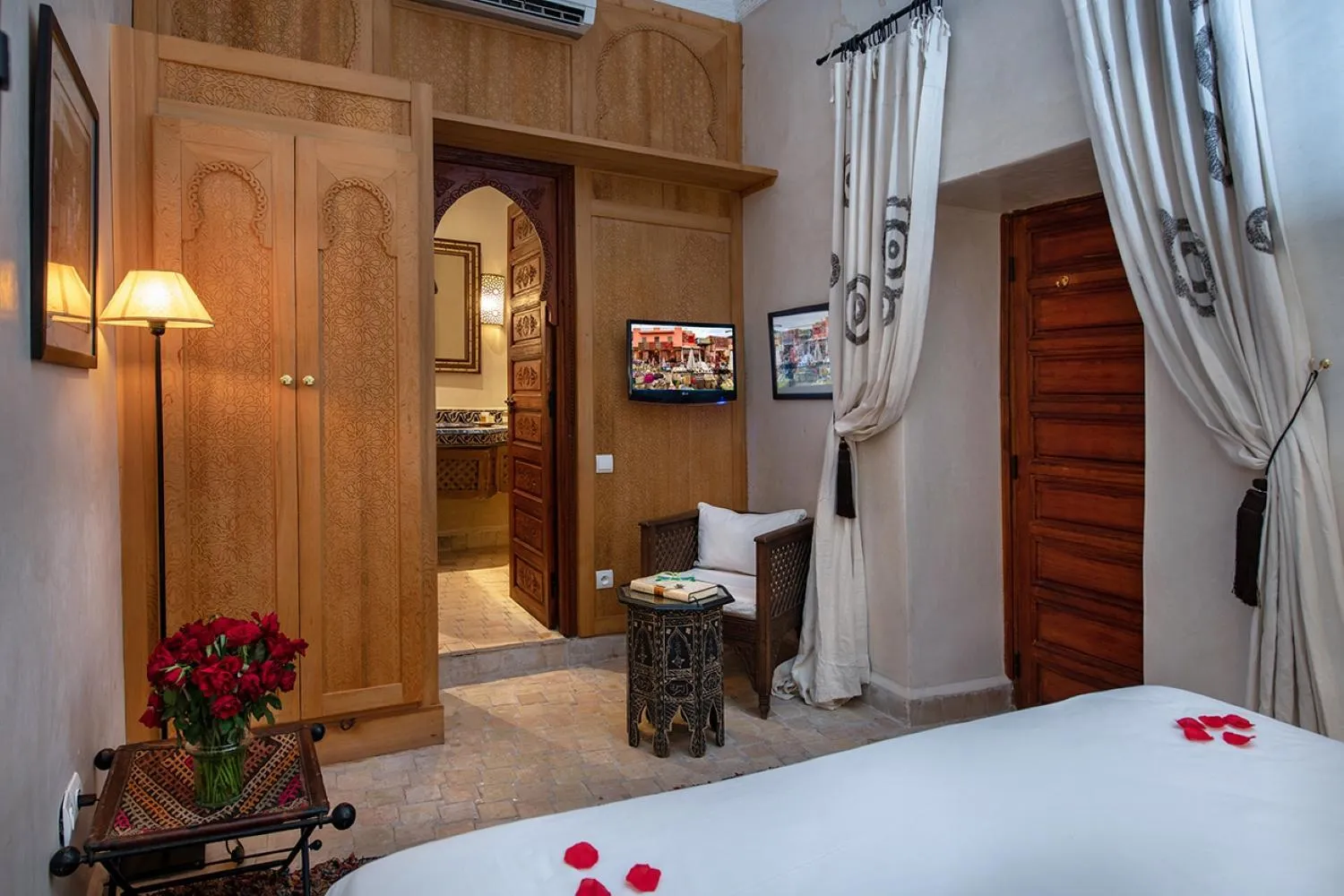 TV and multimedia, Bed in Riad Dar Justo Hotel Boutique & Spa