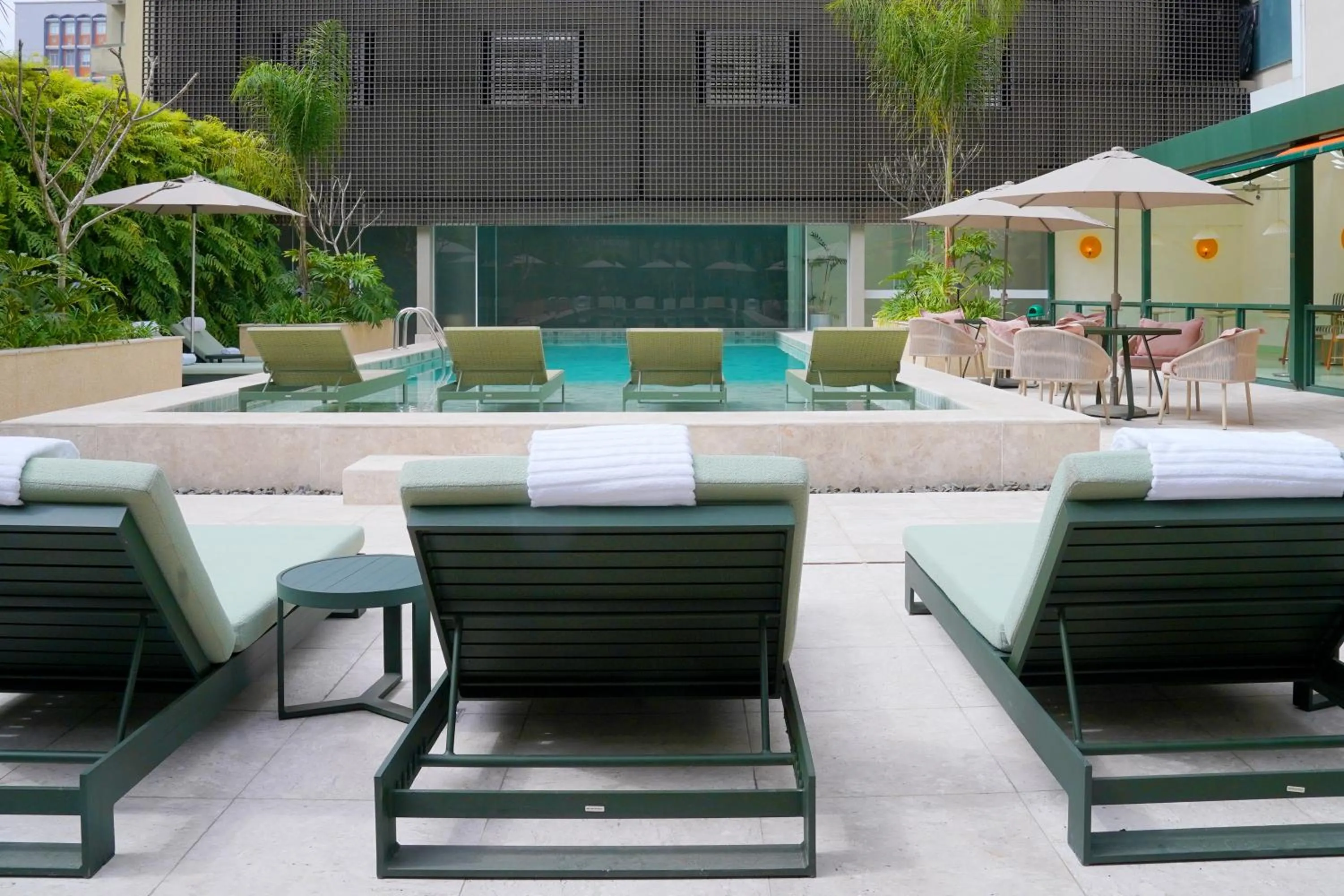 Swimming pool in HIGI HOTEL SÃO PAULO