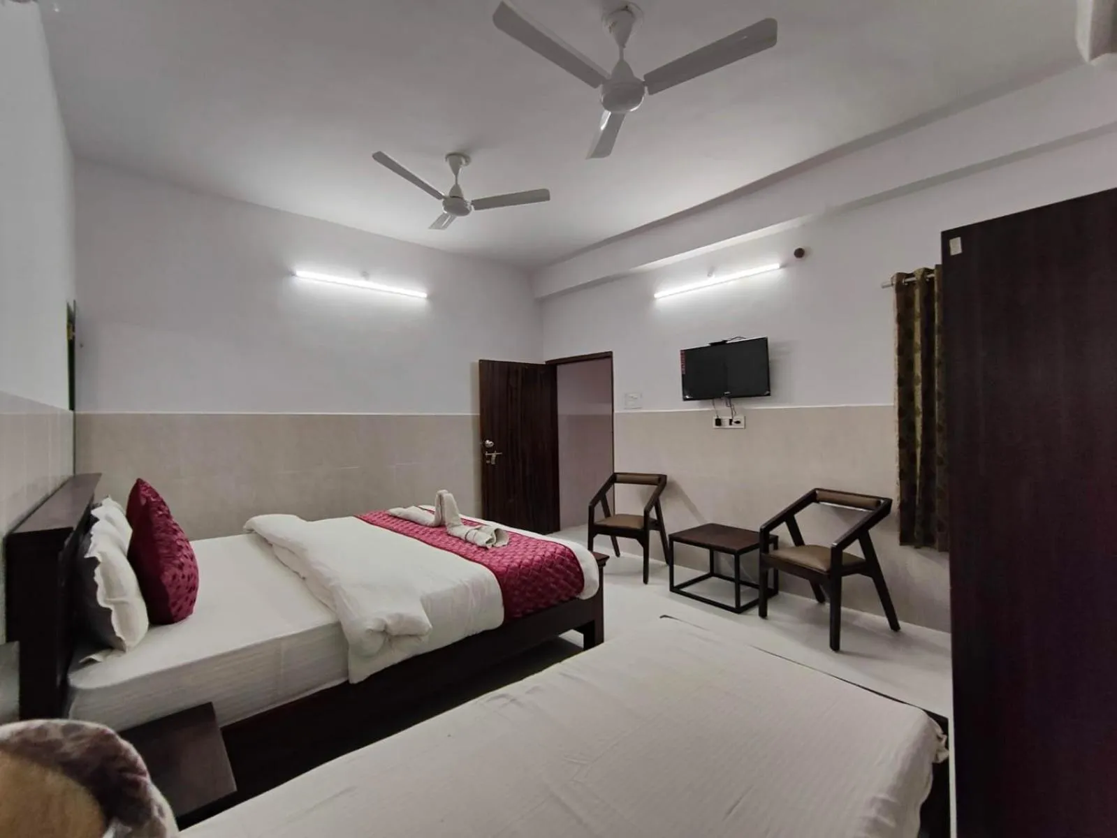 Bedroom, Bed in Relax Inn