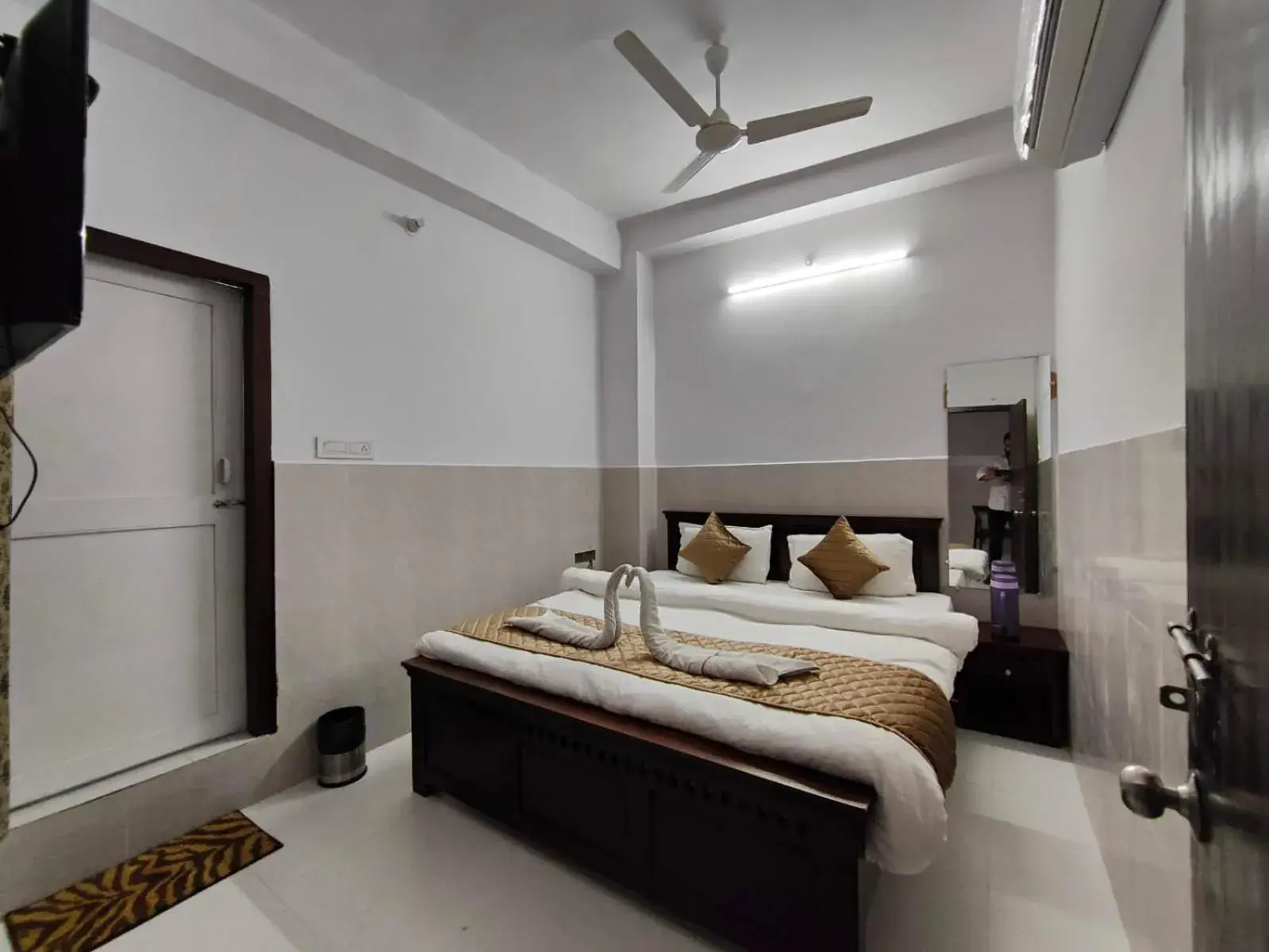 Bed in Relax Inn Bed in Relax Inn