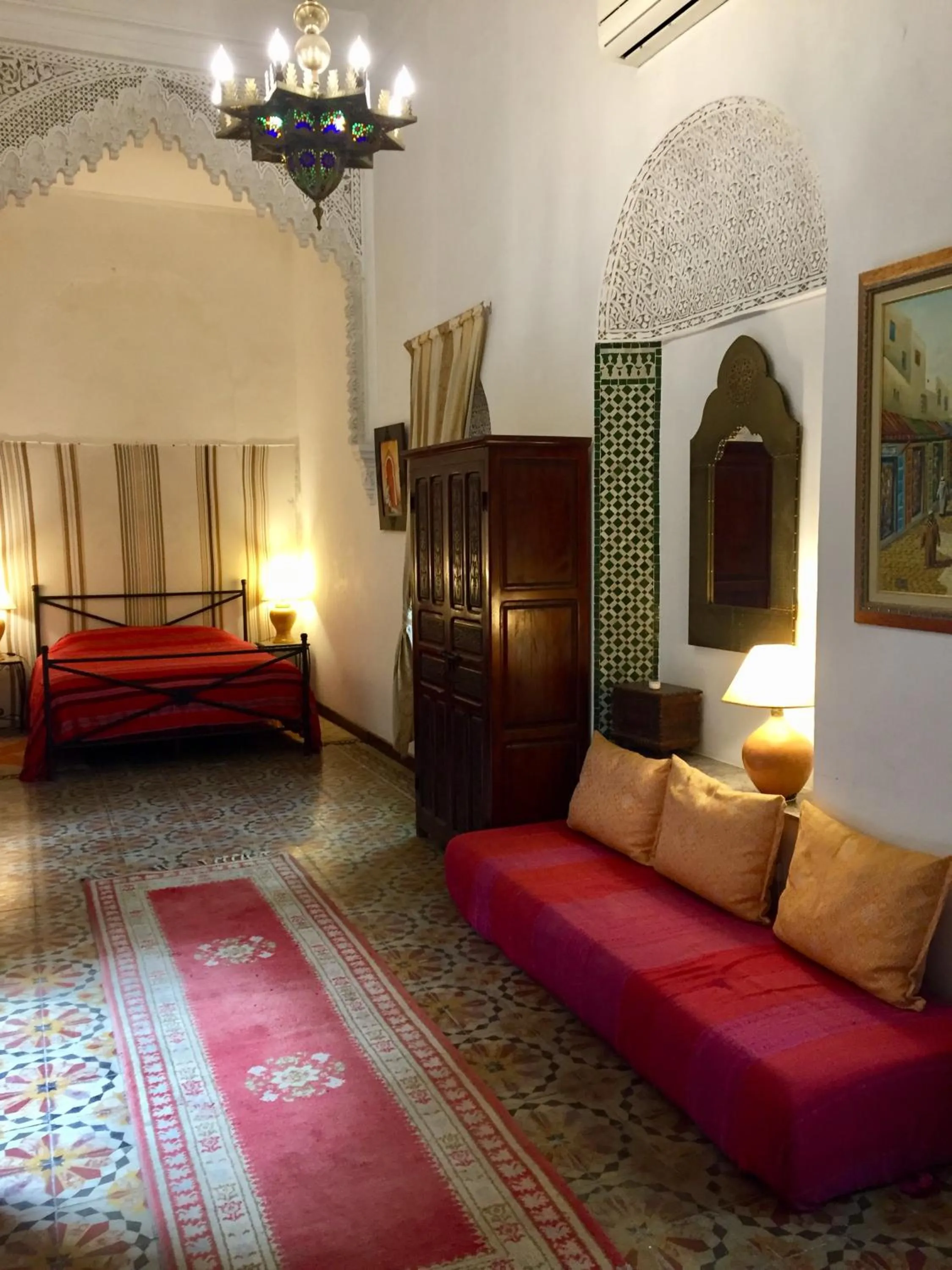 Photo of the whole room, Bed in Riad A La Belle Etoile
