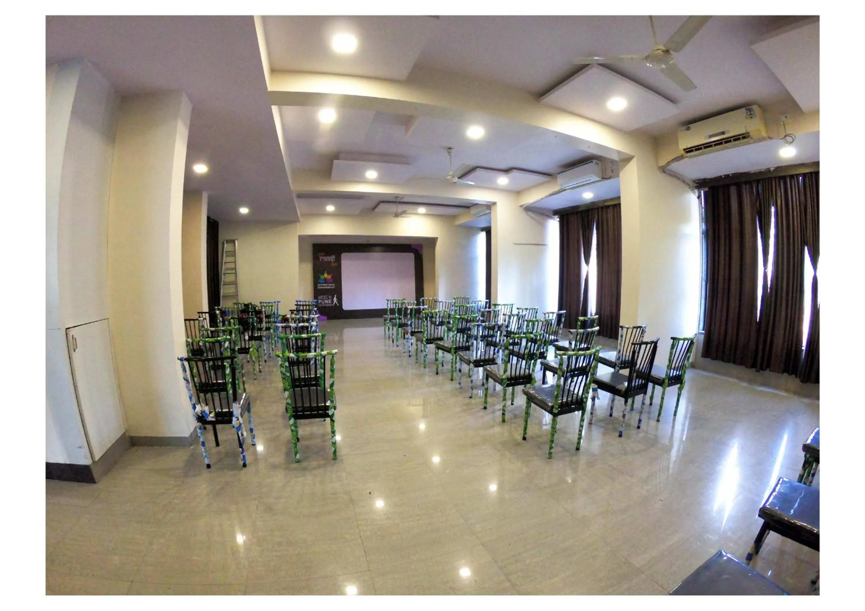Seating area in Hotel Lalit inn