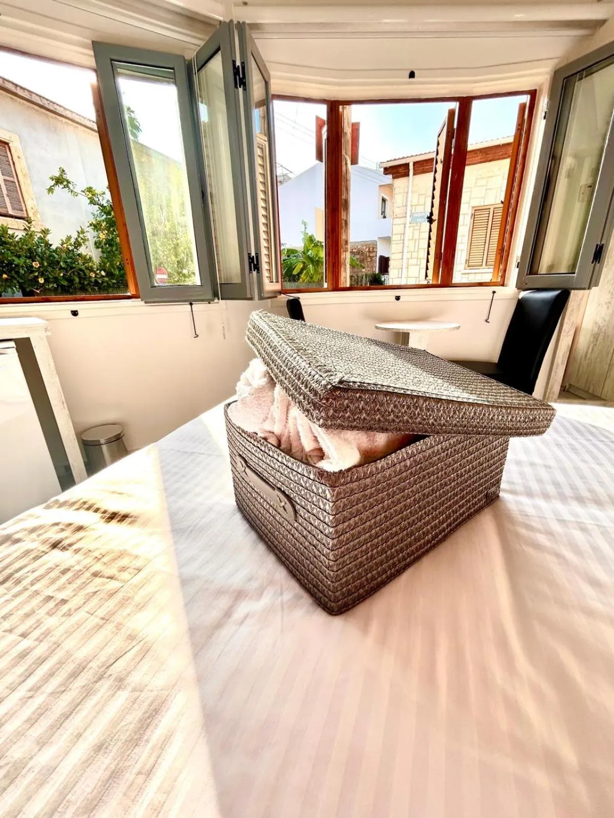 Bedroom, Bed in Royal Goddess Guest House, Walled City