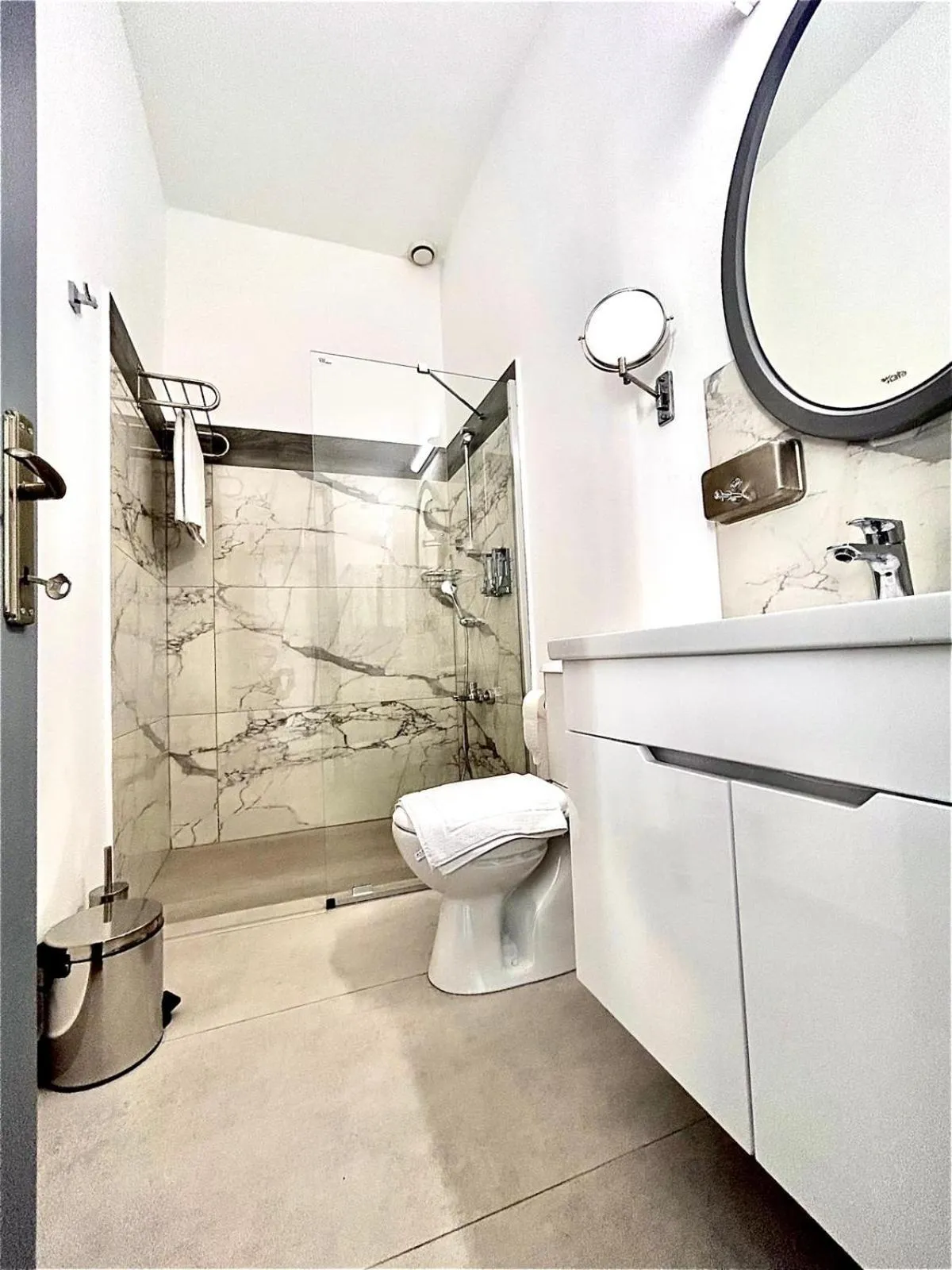 Shower in Royal Goddess Guest House, Walled City