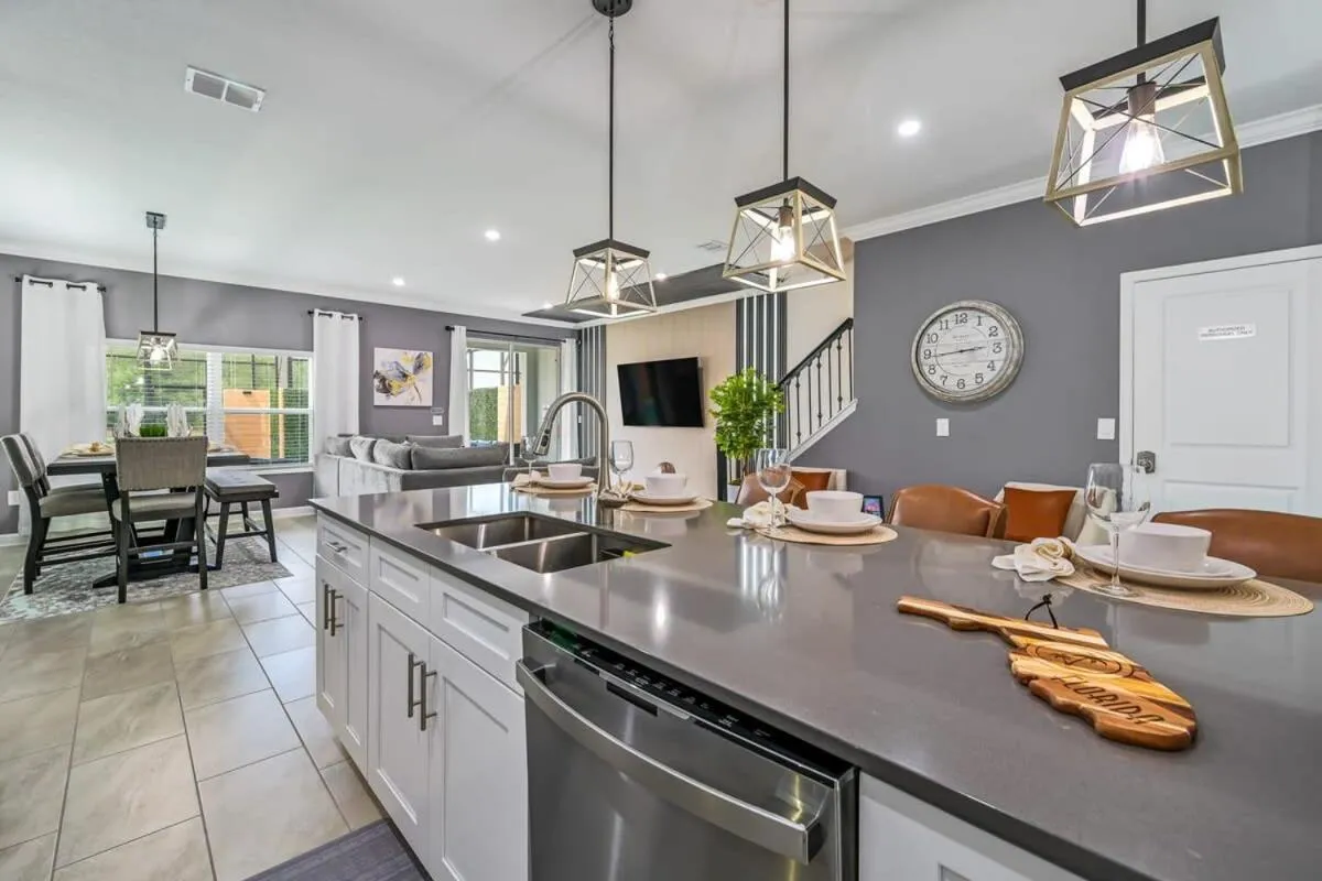 Brand New Corner Lot Pond View Vacation Home