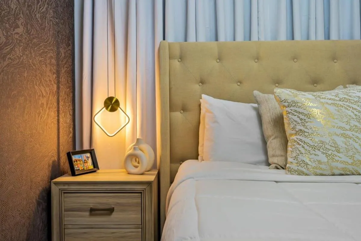 Bed in Brand New Corner Lot Pond View Vacation Home