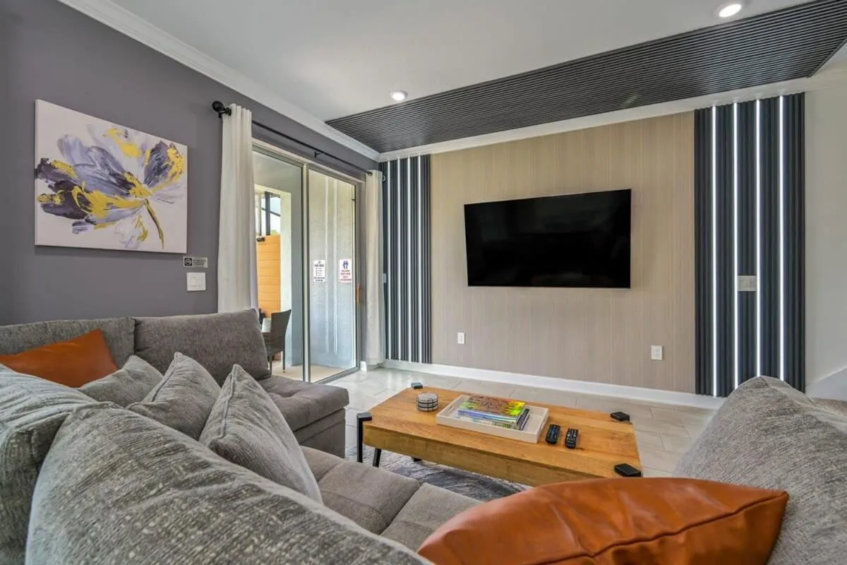 Brand New Corner Lot Pond View Vacation Home