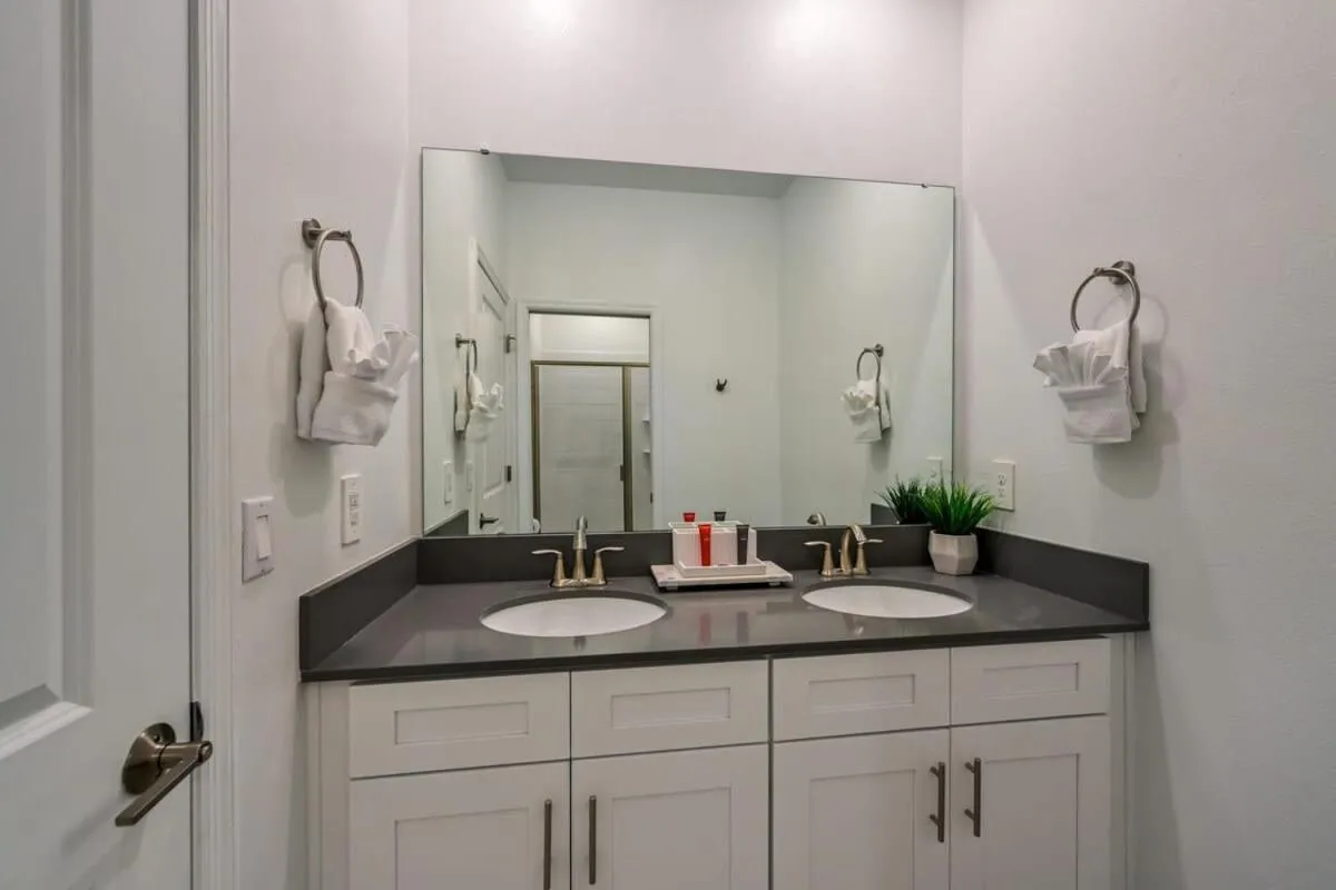 Brand New Corner Lot Pond View Vacation Home