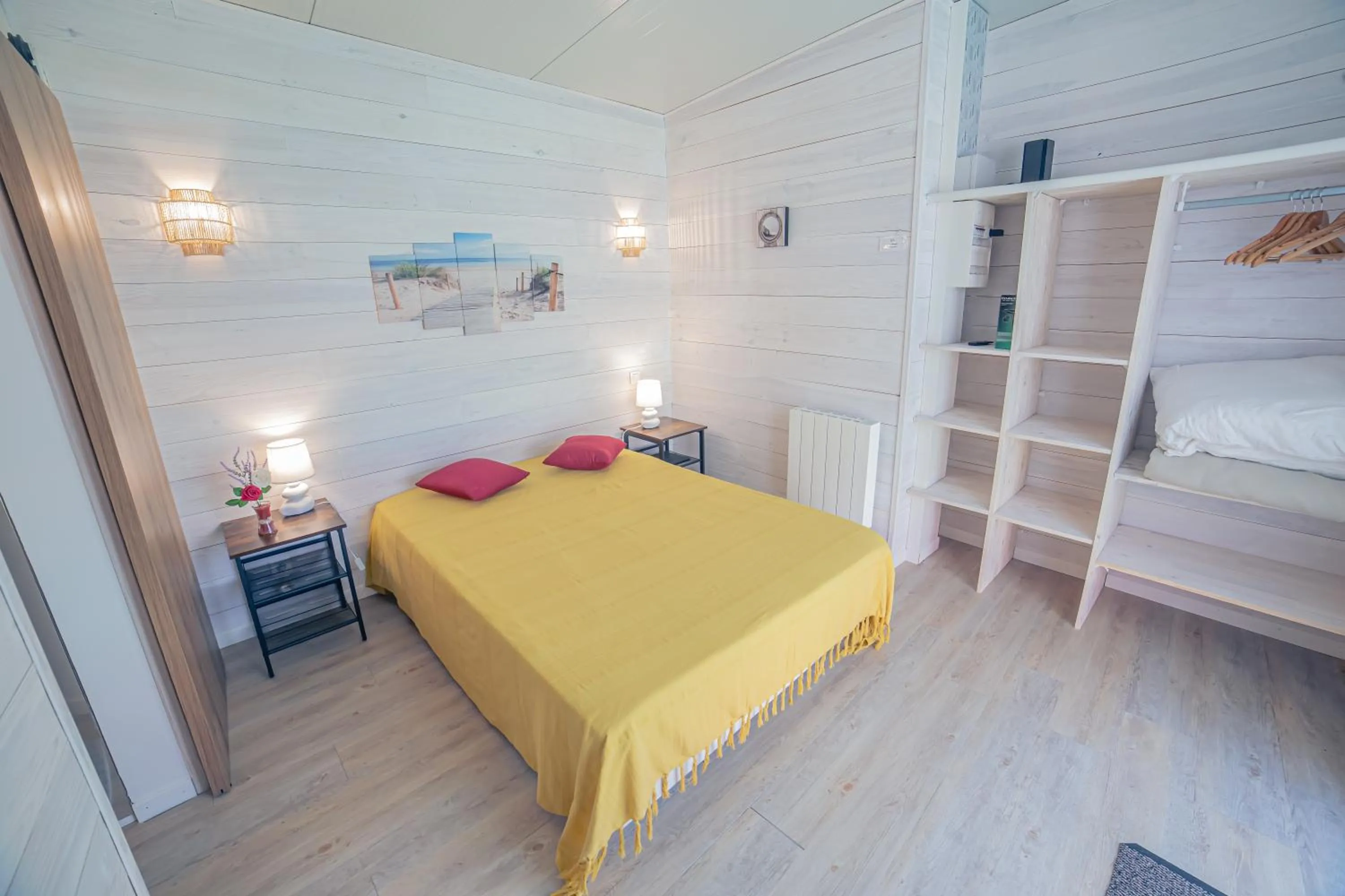 Bed in VILLA piscine-spa-sauna, 25 personnes, 5 mn océan