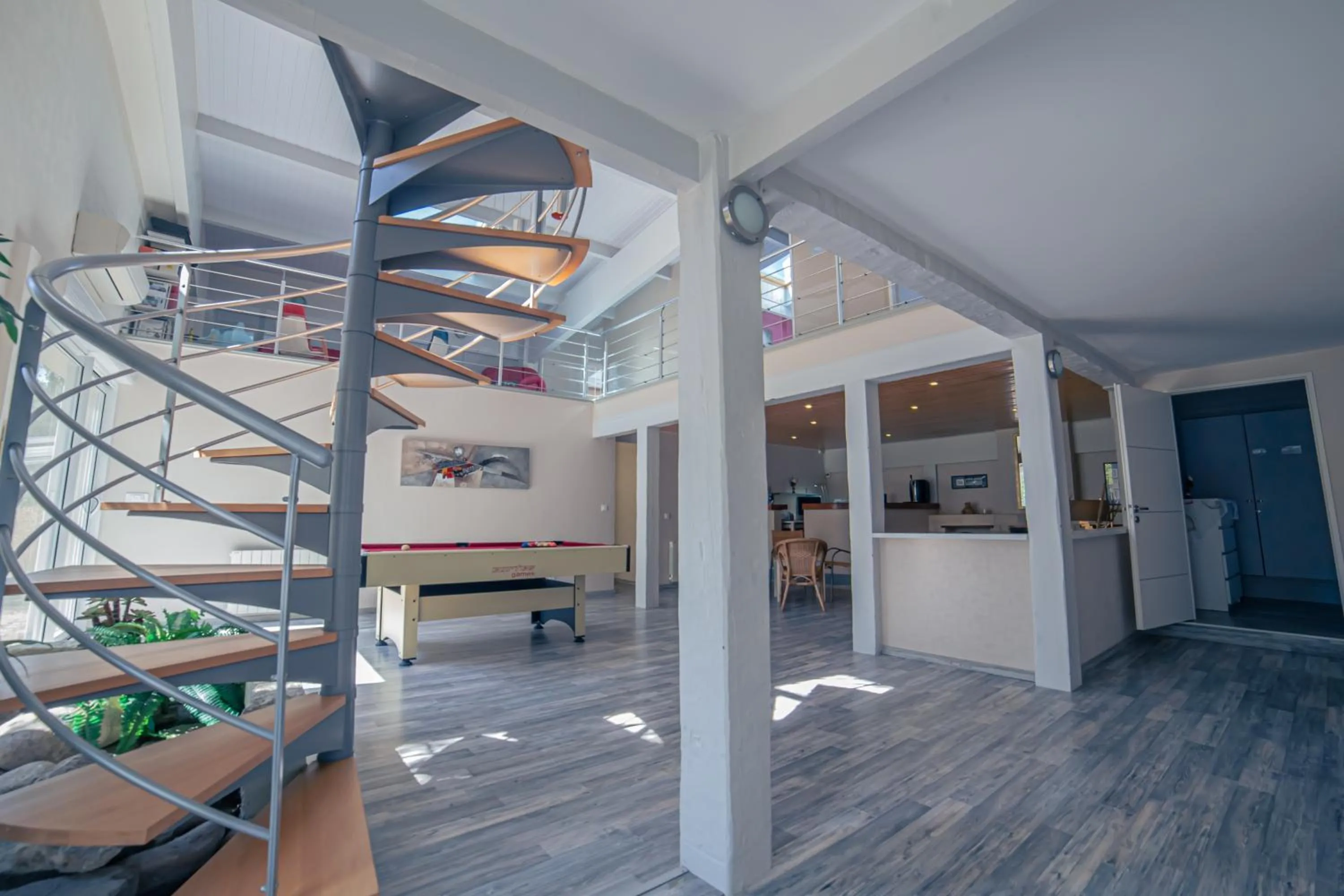 VILLA piscine-spa-sauna, 25 personnes, 5 mn océan
