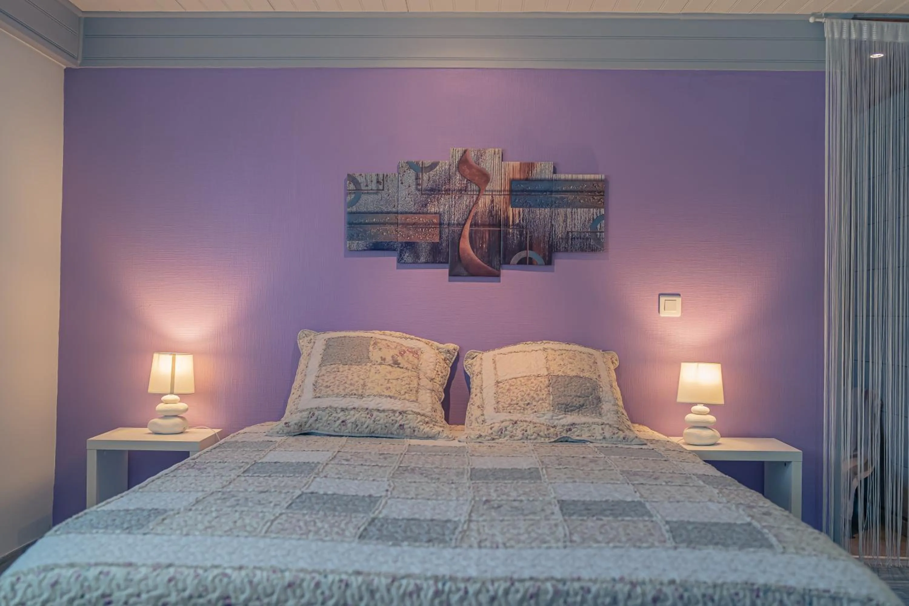 Bed in VILLA piscine-spa-sauna, 25 personnes, 5 mn océan