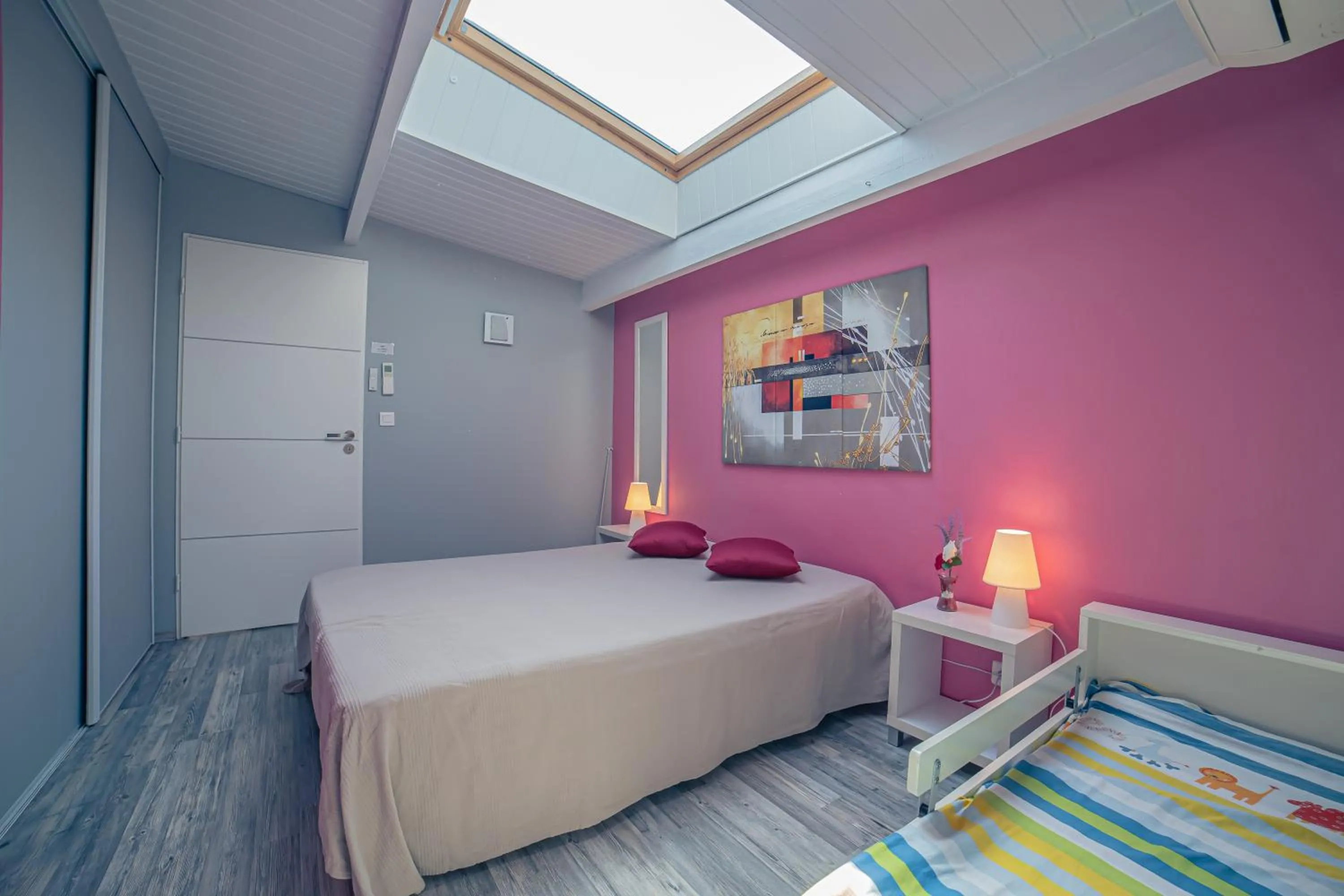 Bed in VILLA piscine-spa-sauna, 25 personnes, 5 mn océan