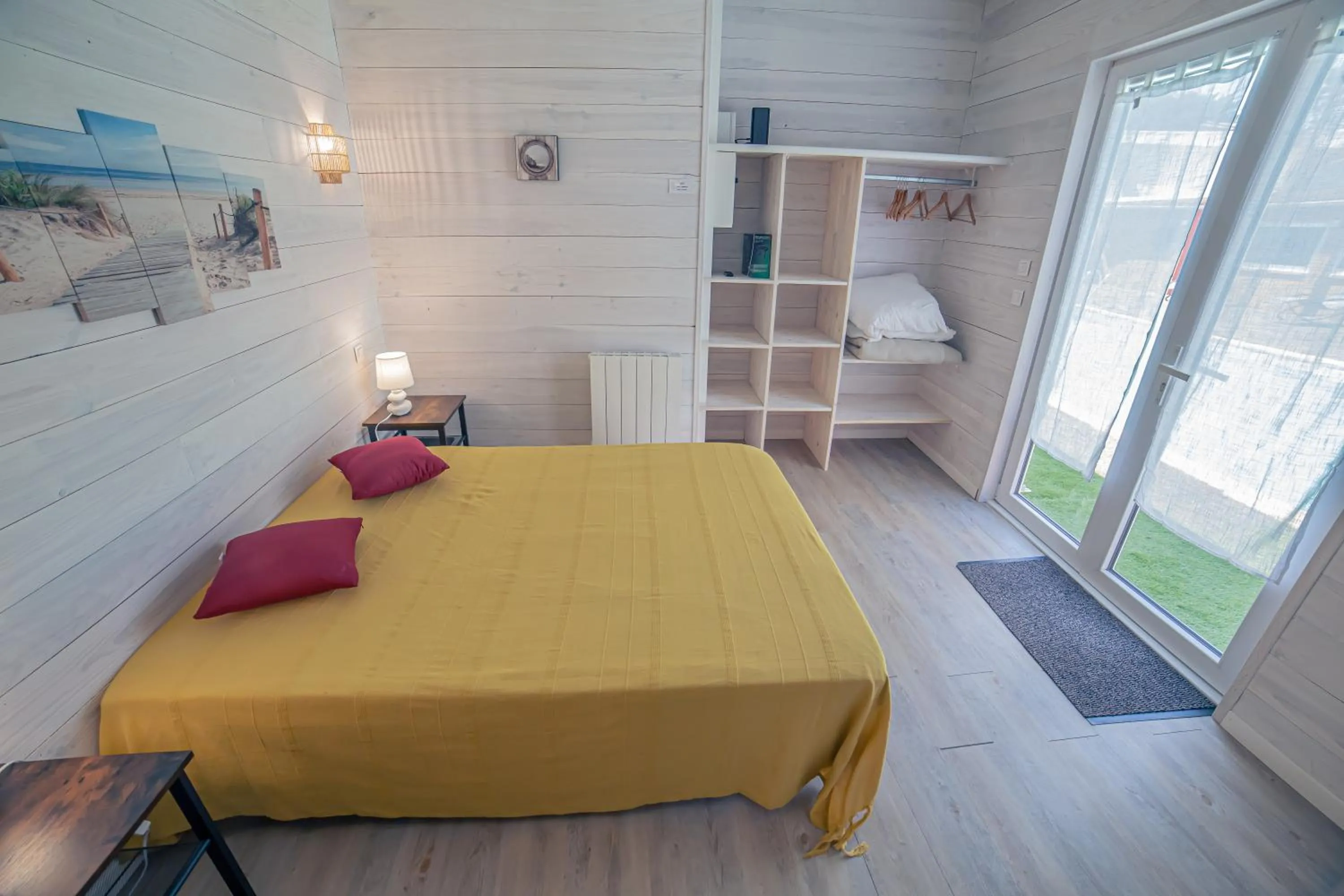 Bed in VILLA piscine-spa-sauna, 25 personnes, 5 mn océan
