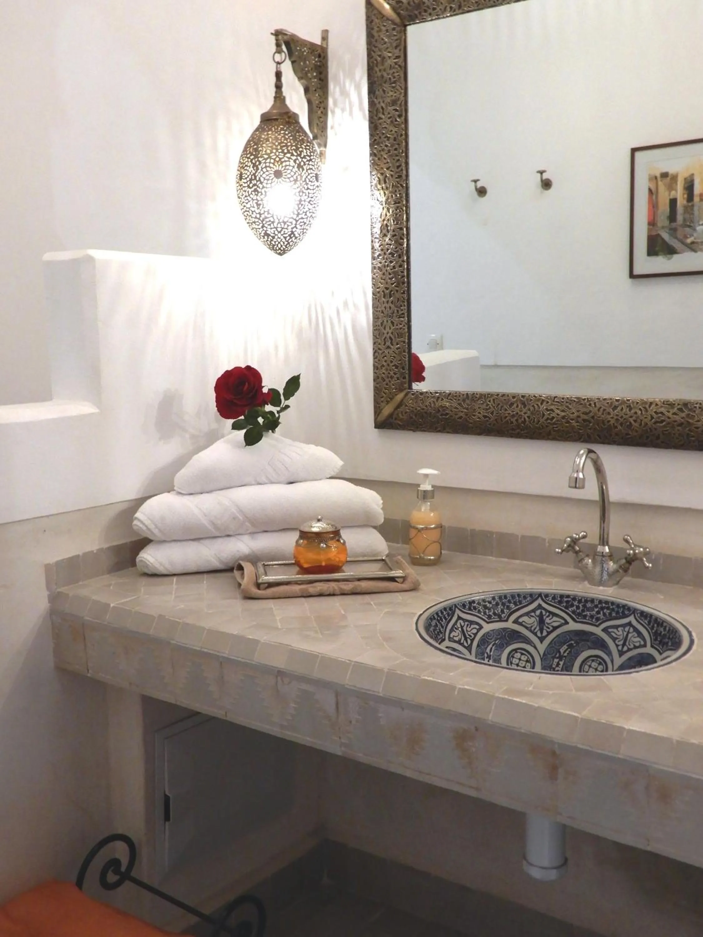 Shower in Riad Carina