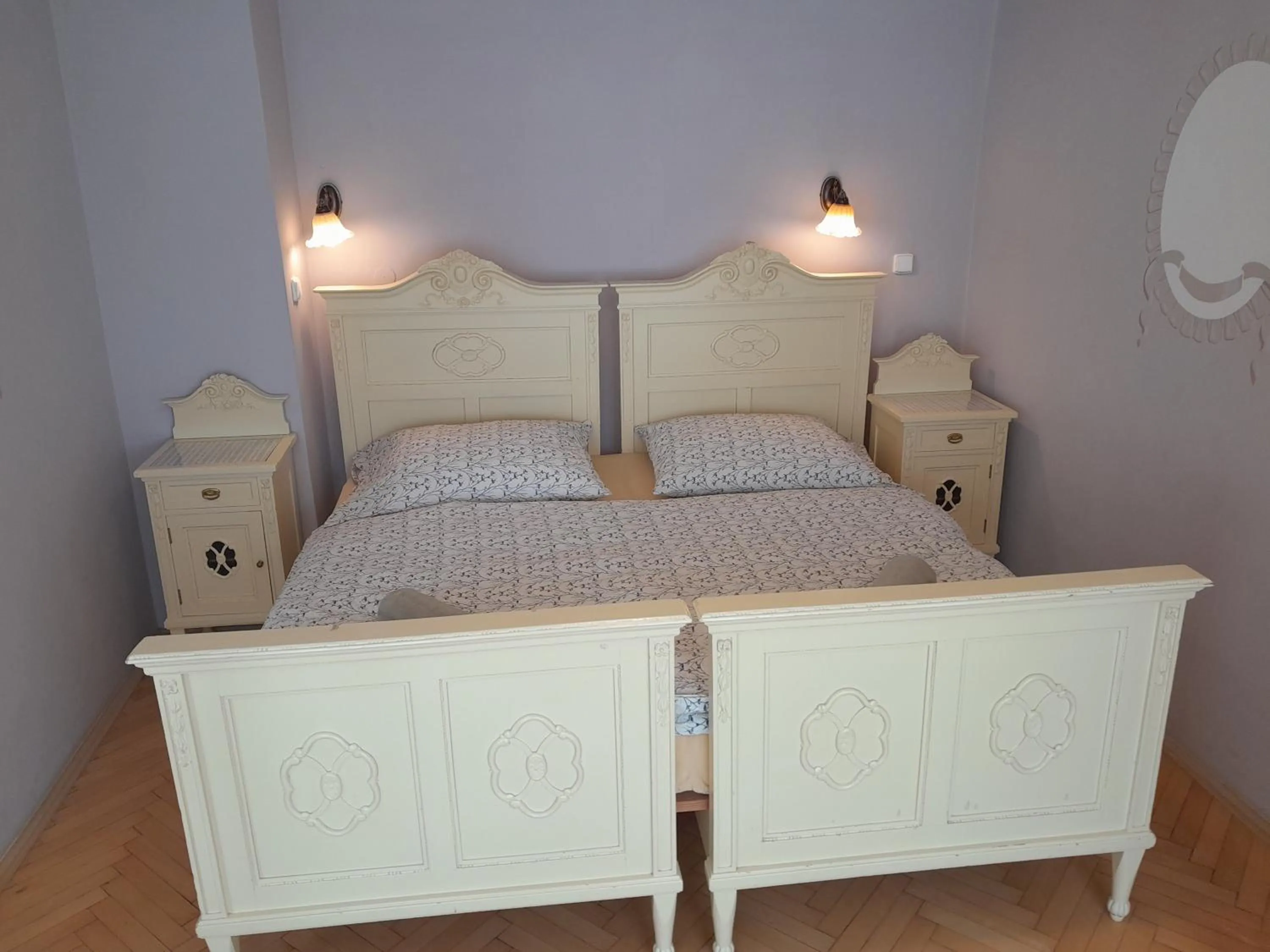 Bed in Apartments Kájovská 63