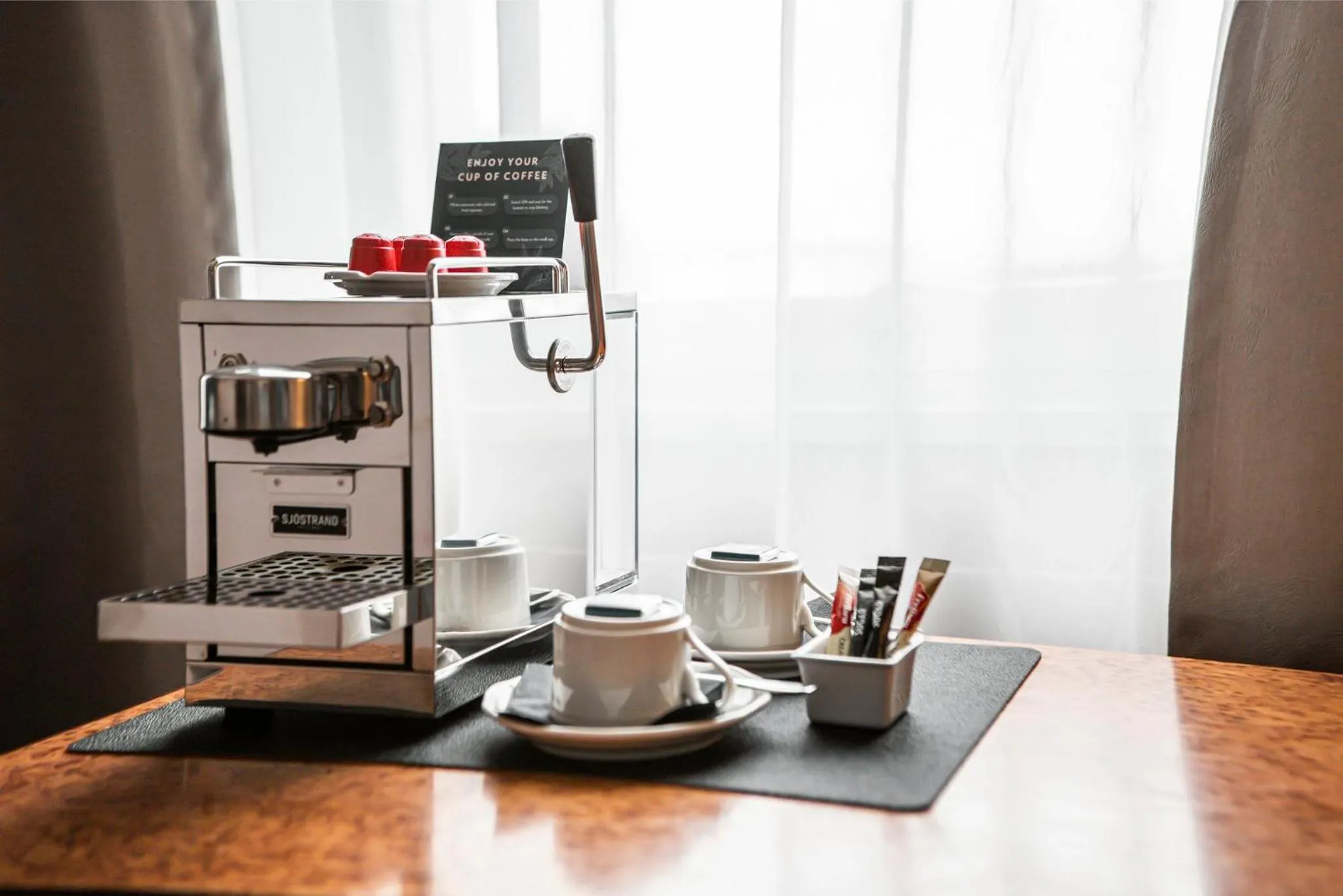 Coffee/tea facilities in Hotel Holt - The Art Hotel
